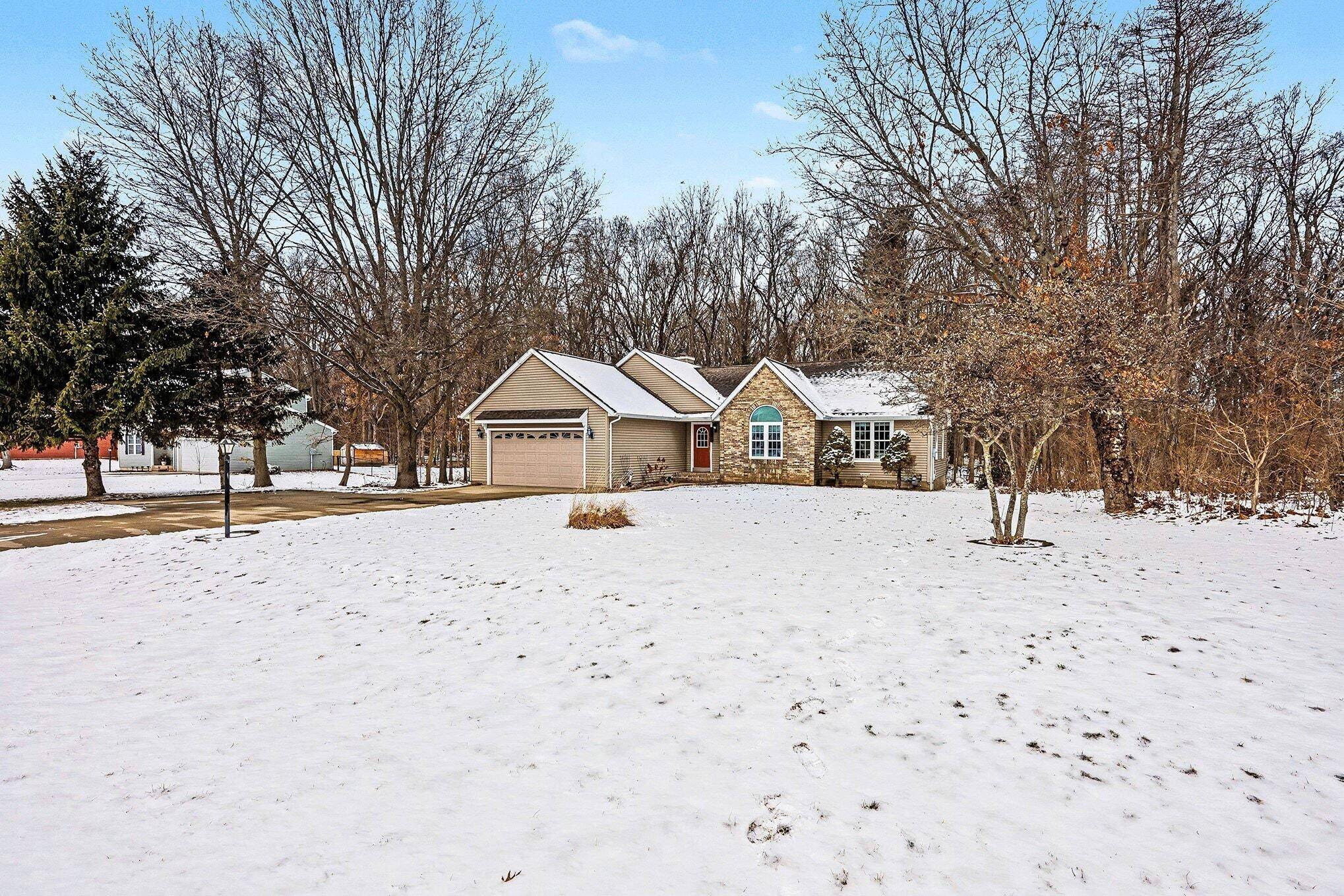 Gobles, MI 49055,32282 Pinedale LN