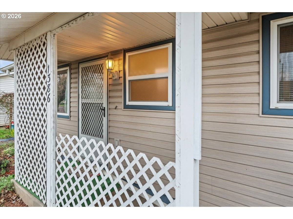 Woodburn, OR 97071,1386 UMPQUA RD