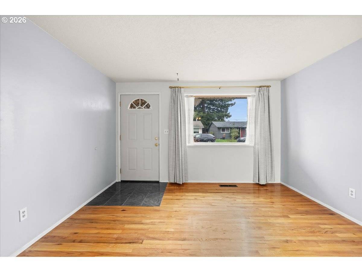 Woodburn, OR 97071,1386 UMPQUA RD