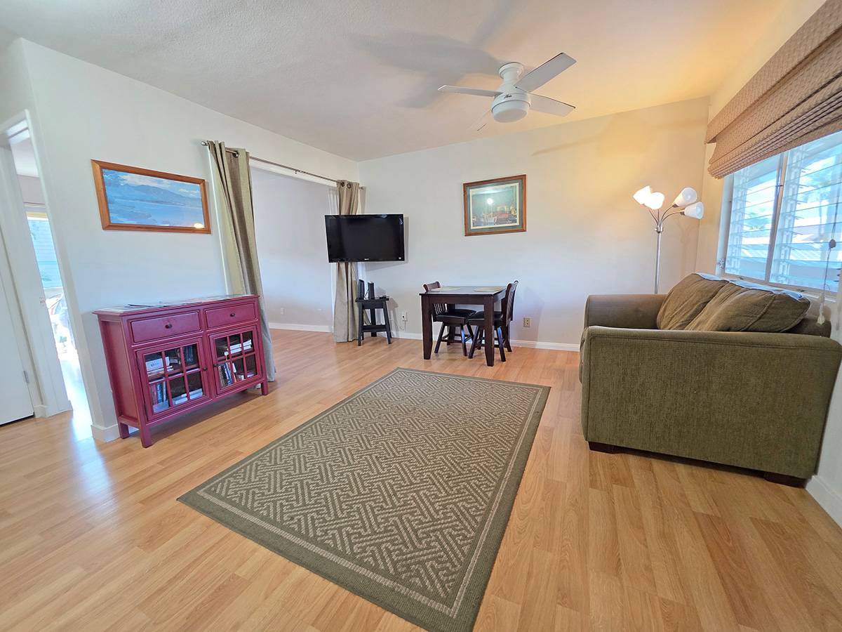 Kailua-kona, HI 96740,75-6008 ALII DR #236