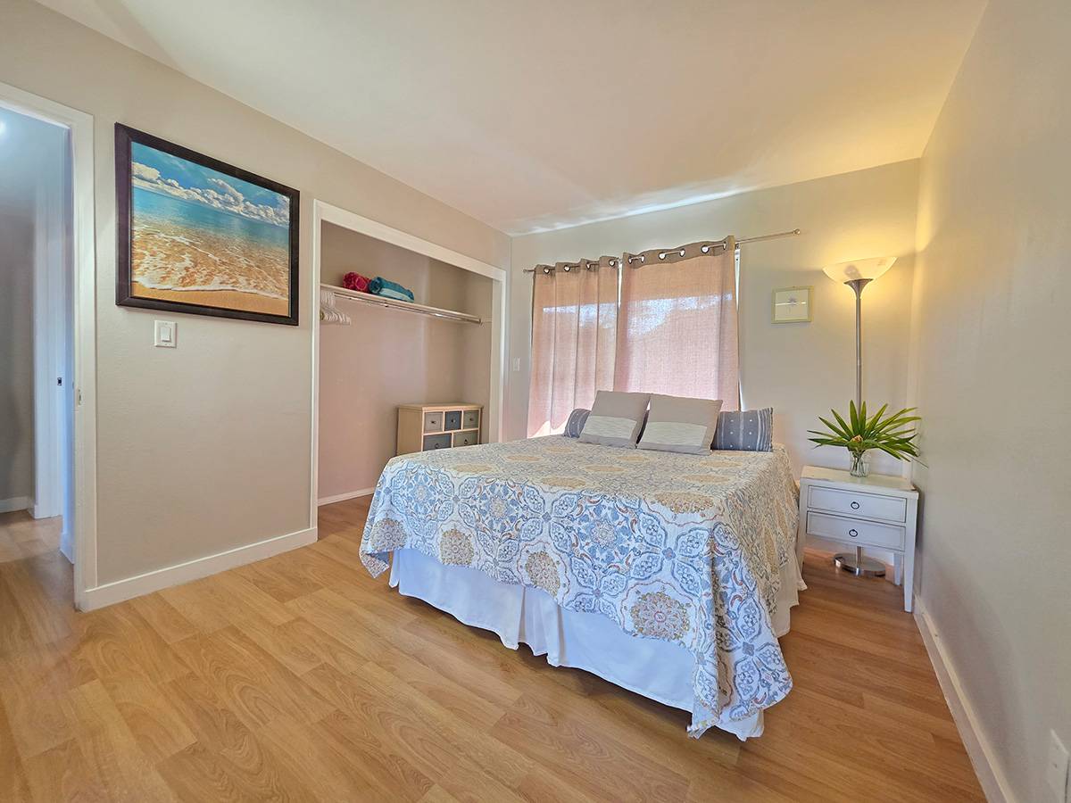 Kailua-kona, HI 96740,75-6008 ALII DR #236