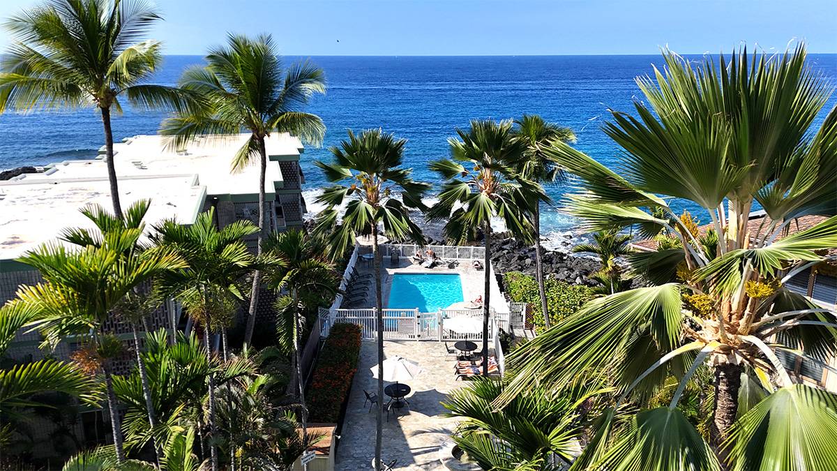 Kailua-kona, HI 96740,75-6008 ALII DR #236