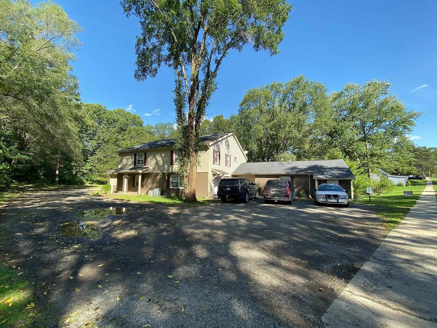 Pinckney, MI 48169,260 W Unadilla ST #5