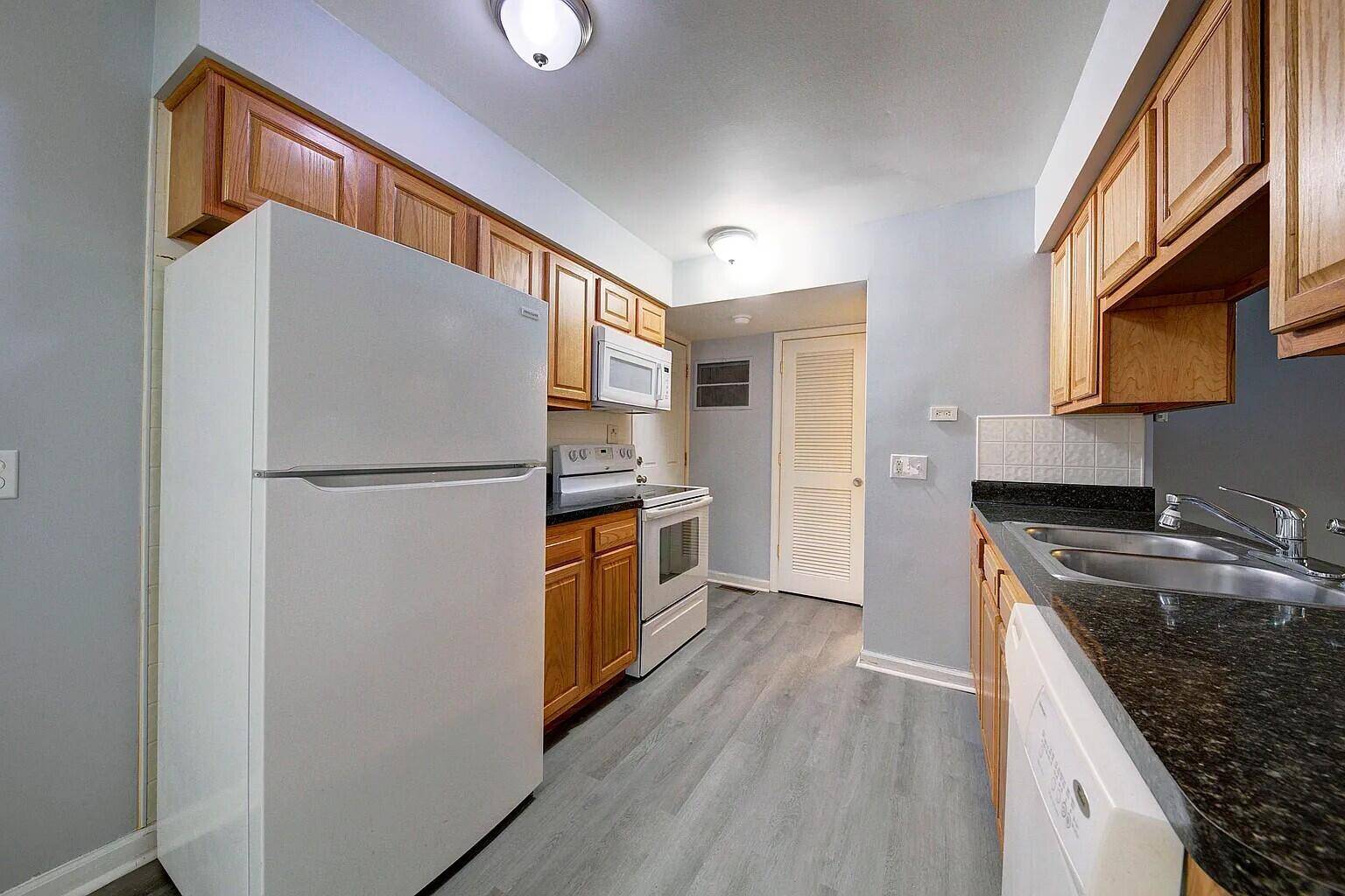 Pinckney, MI 48169,260 W Unadilla ST #5