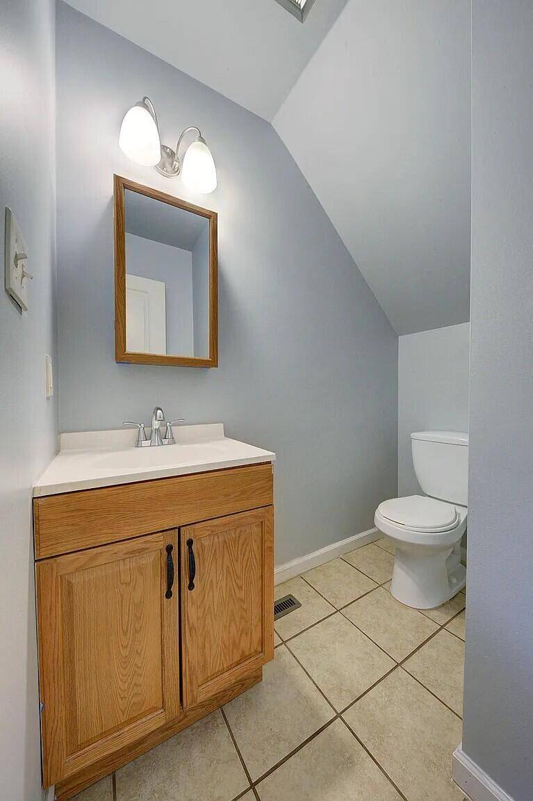 Pinckney, MI 48169,260 W Unadilla ST #5