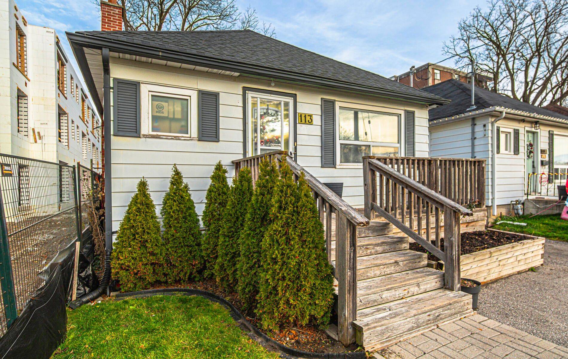 Oshawa, ON L1G 3Z8,113 Kaiser CRES