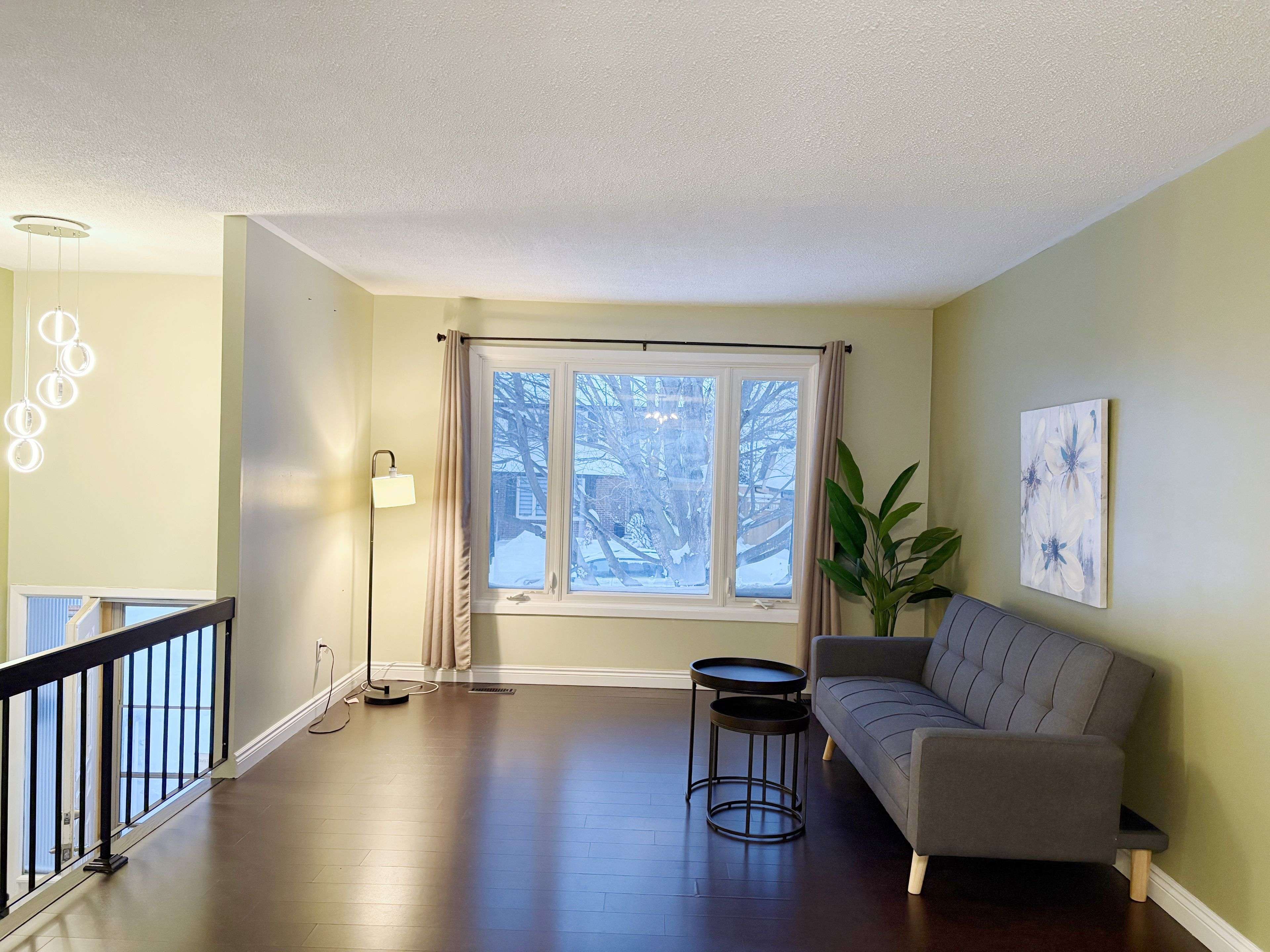 Whitby, ON L1N 5N6,7 Barberry CT