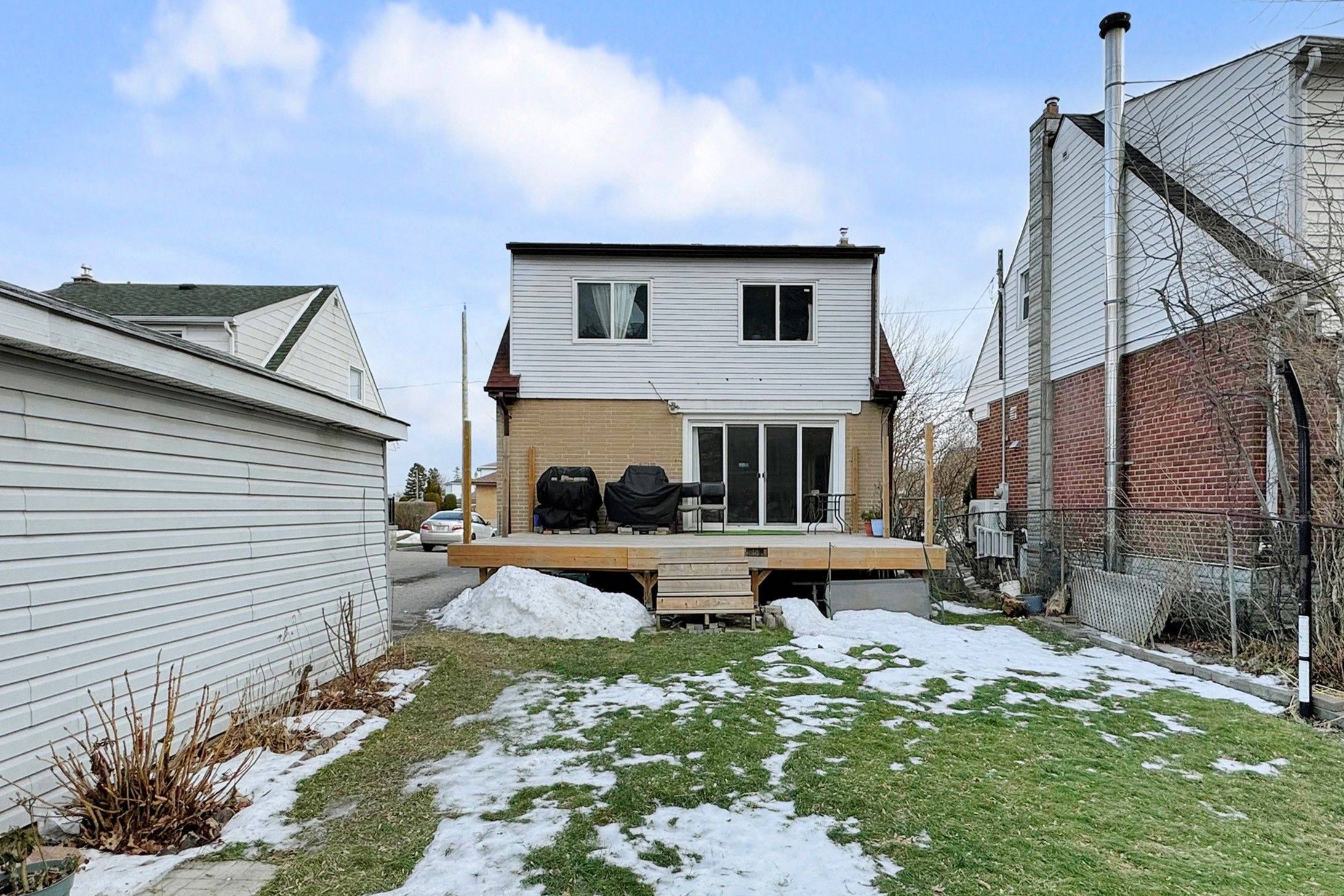 Toronto E04, ON M1K 4N3,46 Glenshephard DR