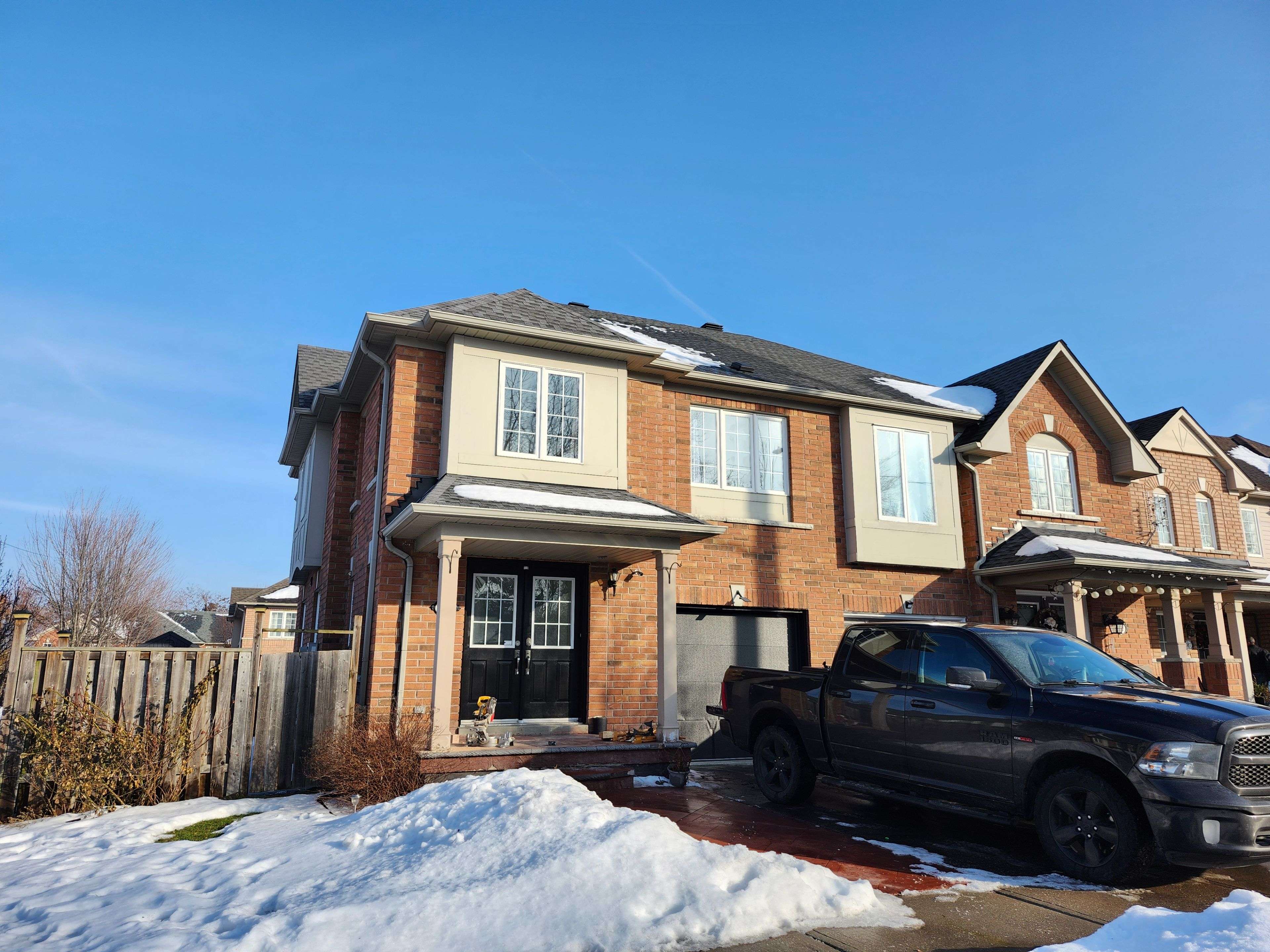 Ajax, ON L1S 0A4,303 Porte RD #Basement