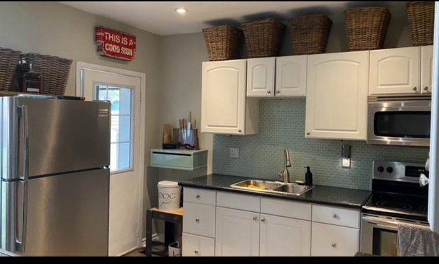 Toronto E01, ON M4M 2R9,128 Carlaw AVE