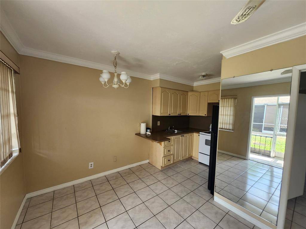 Hollywood, FL 33020,2211 LINCOLN ST #9