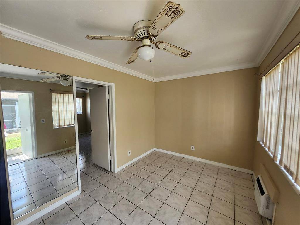 Hollywood, FL 33020,2211 LINCOLN ST #9