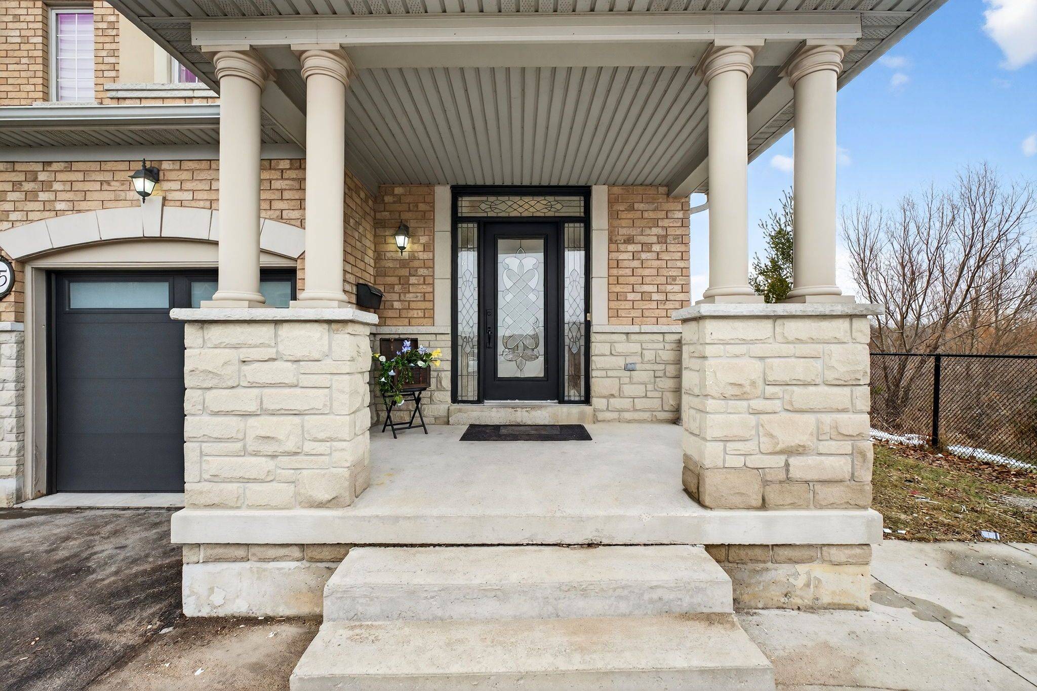 Vaughan, ON L4H 0G7,75 Twin Hill CRES