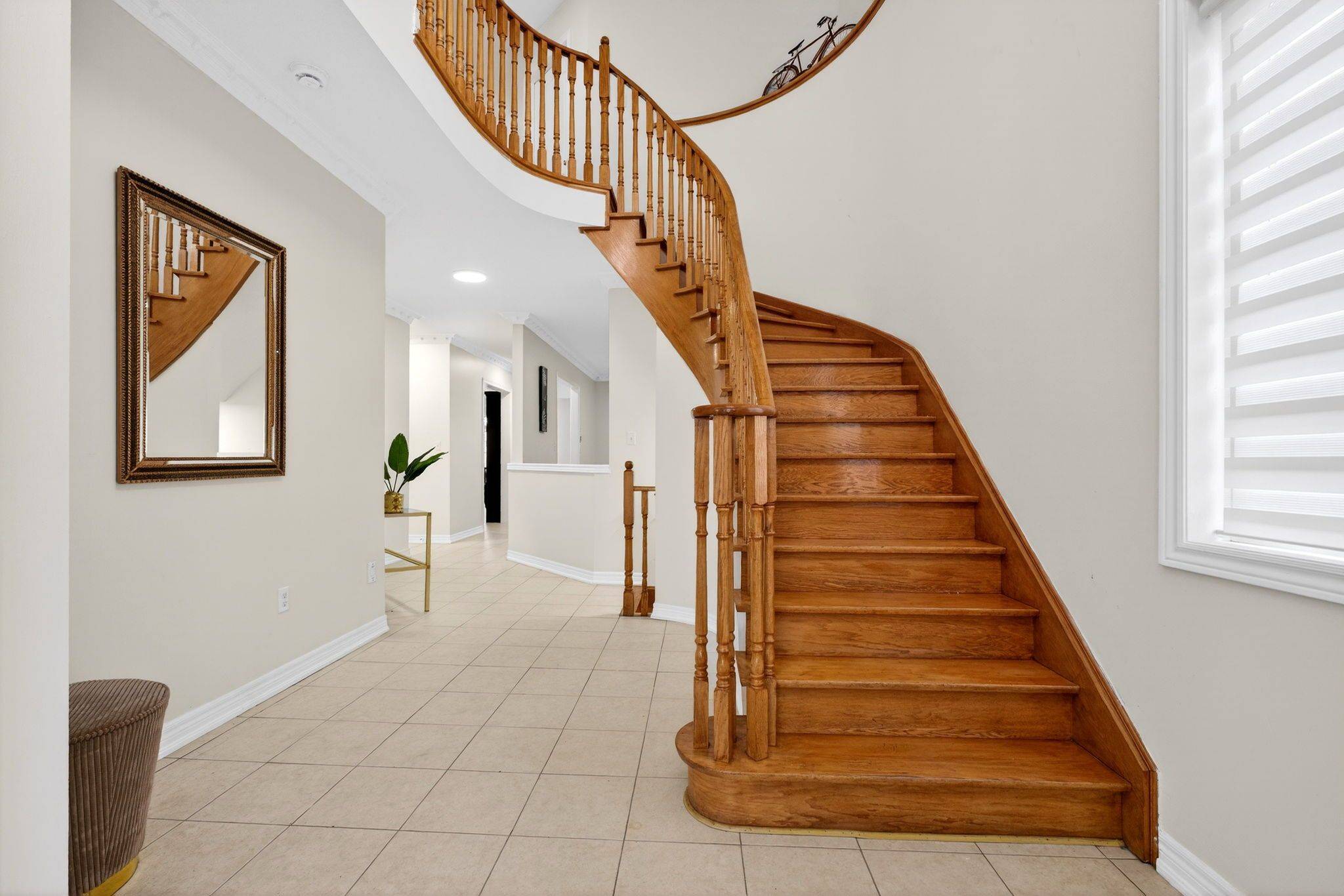 Vaughan, ON L4H 0G7,75 Twin Hill CRES