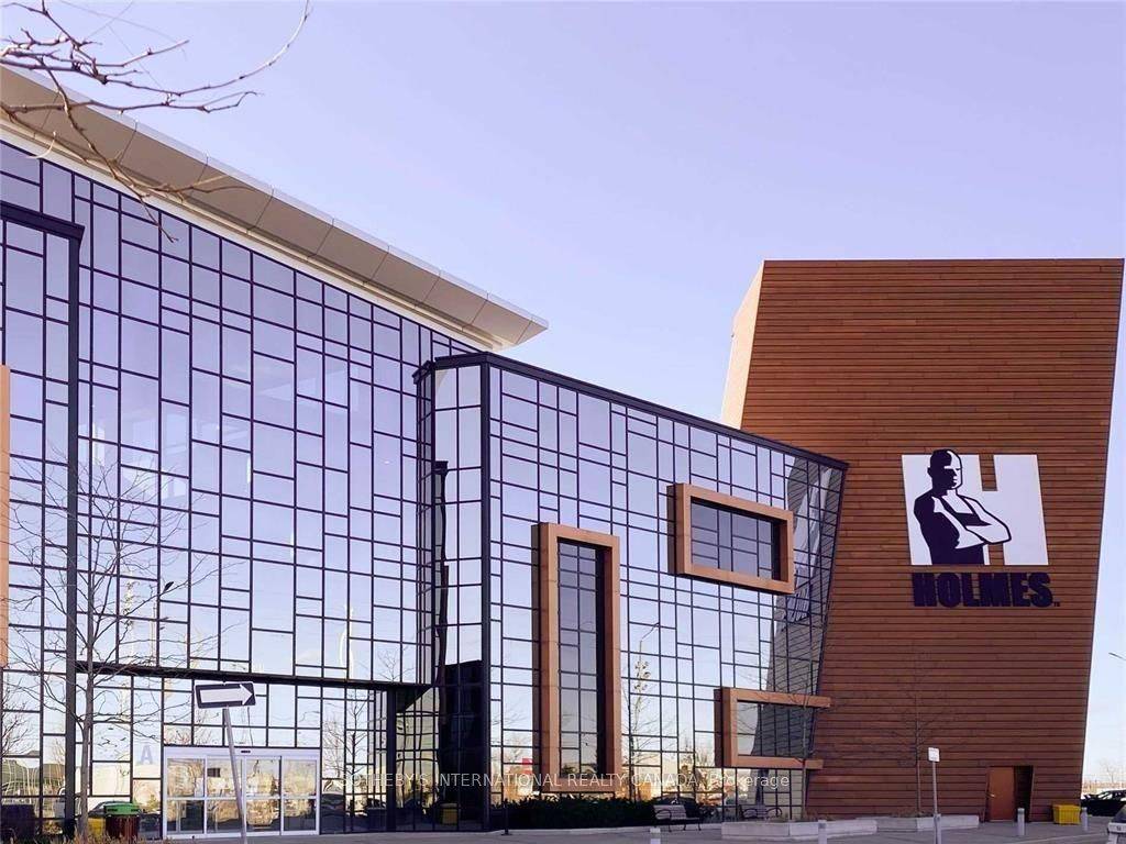 Vaughan, ON L4K 1Z8,7250 Keele ST #325