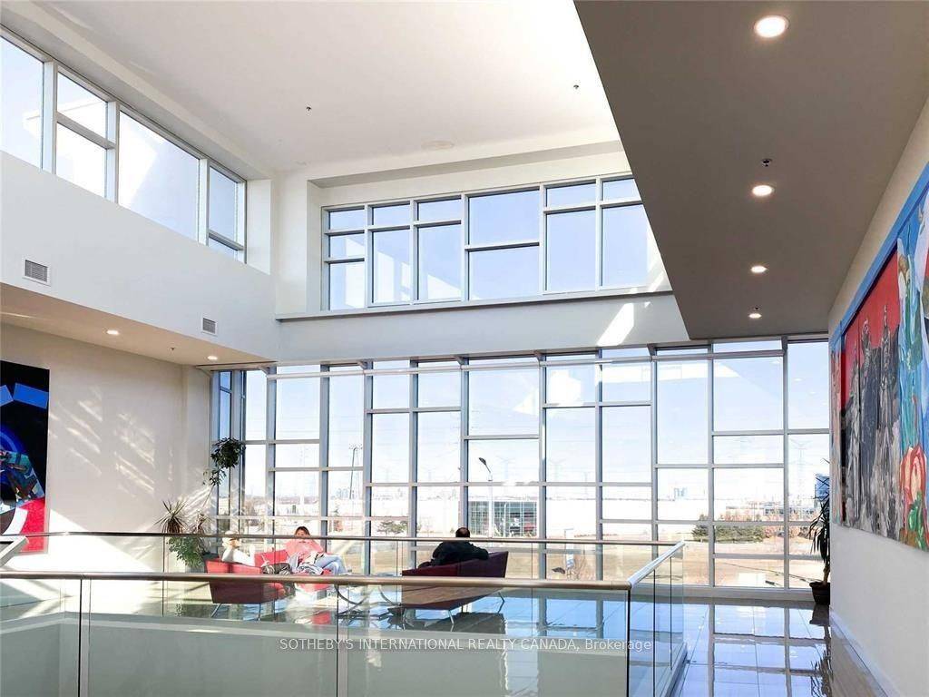 Vaughan, ON L4K 1Z8,7250 Keele ST #325