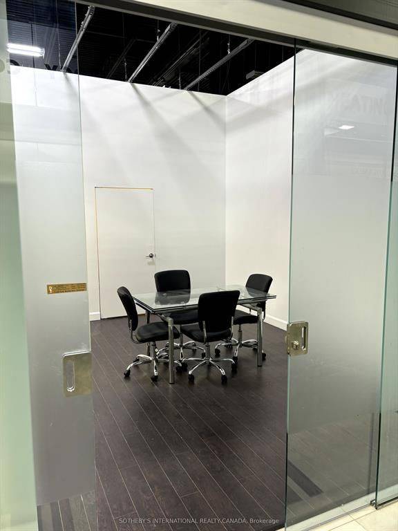 Vaughan, ON L4K 1Z8,7250 Keele ST #325