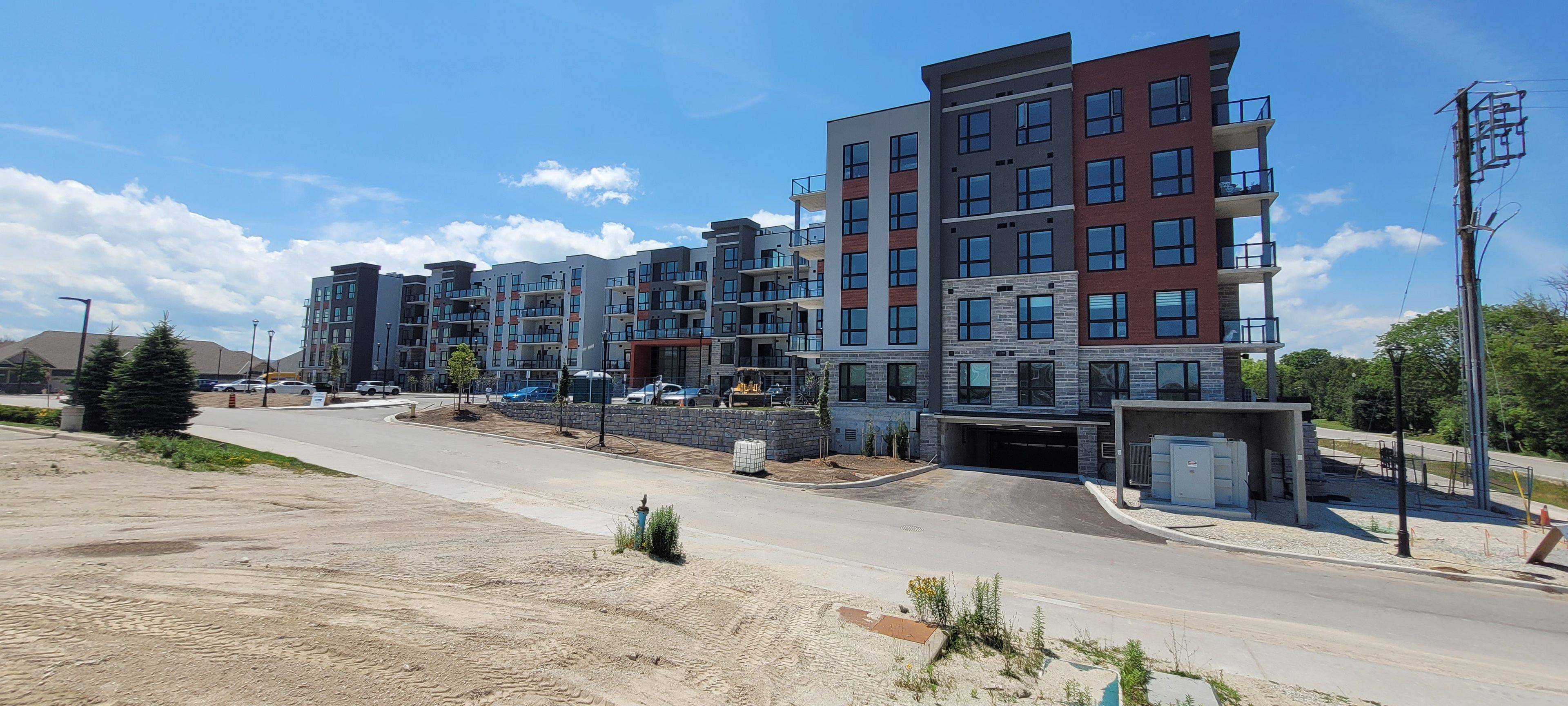 Collingwood, ON L9Y 5T6,4 Kimberly LN #409