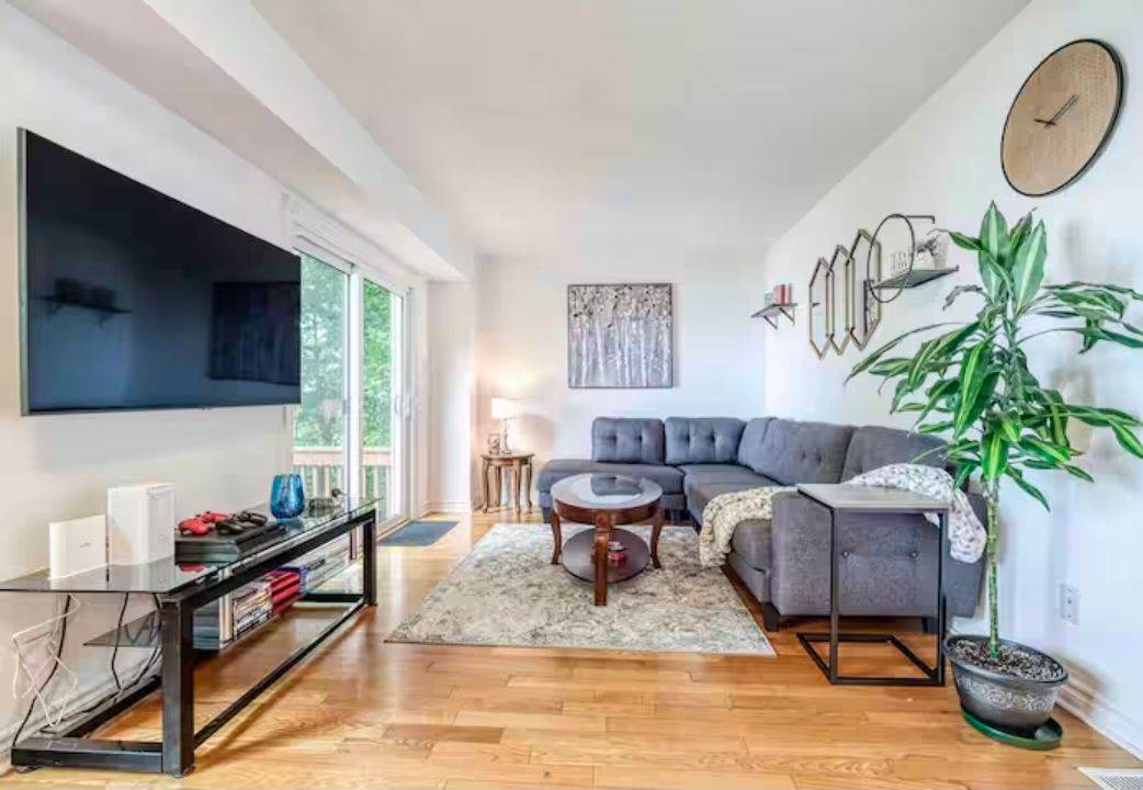 Tay, ON L0K 1R0,200 Bayview AVE