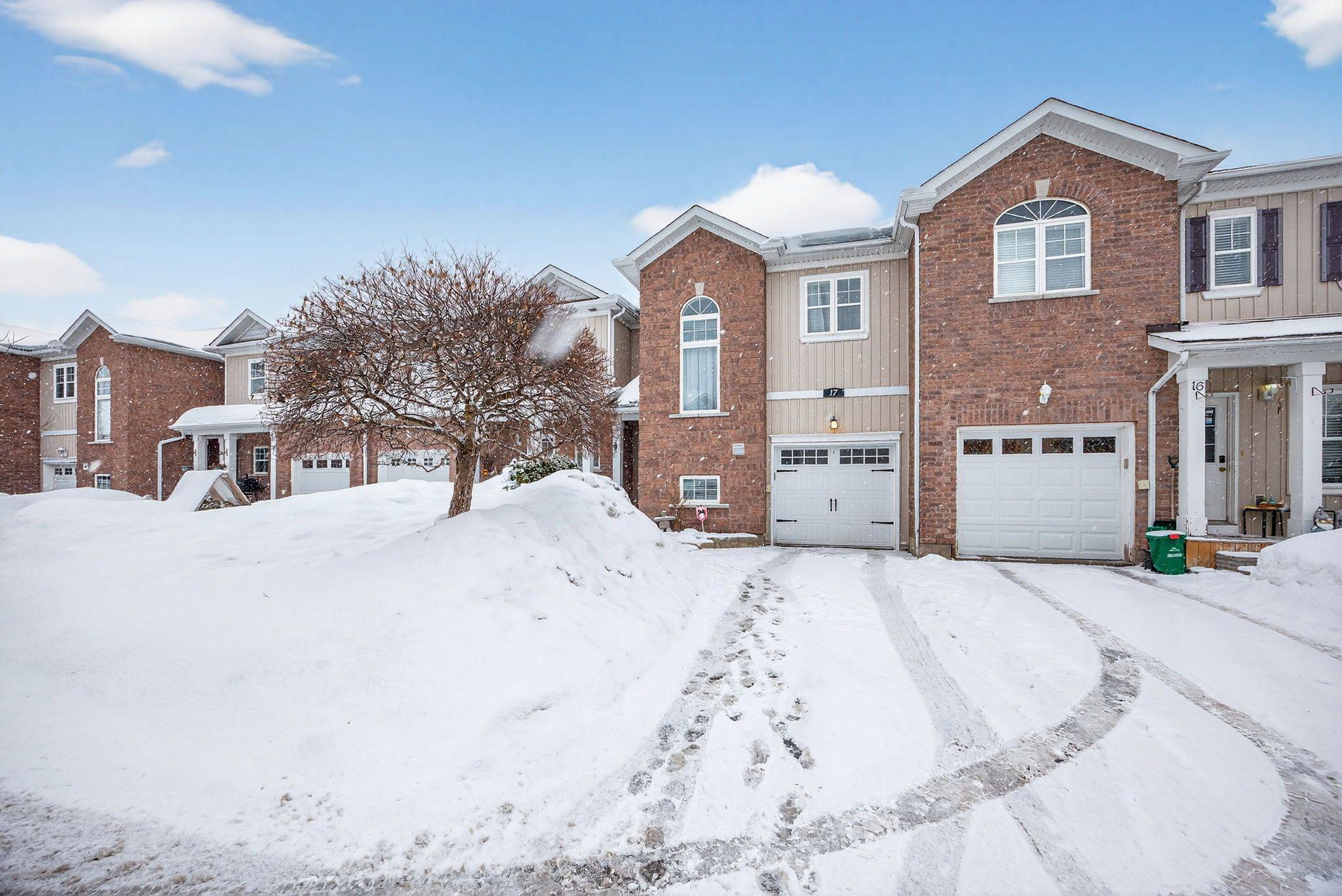 Orillia, ON L3V 0A1,800 West Ridge BLVD #17