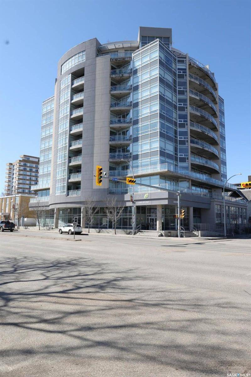 Regina, SK S4P 1Y8,2300 Broad STREET #207