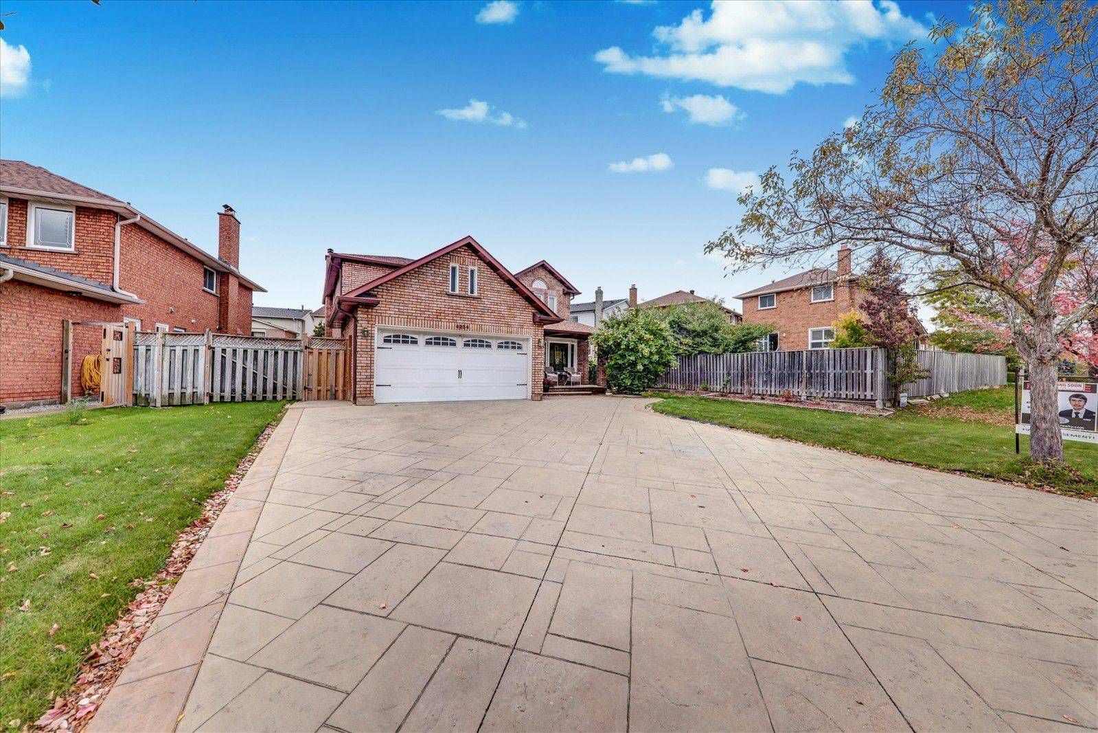 Mississauga, ON L5B 3N5,4234 Hazineh CT