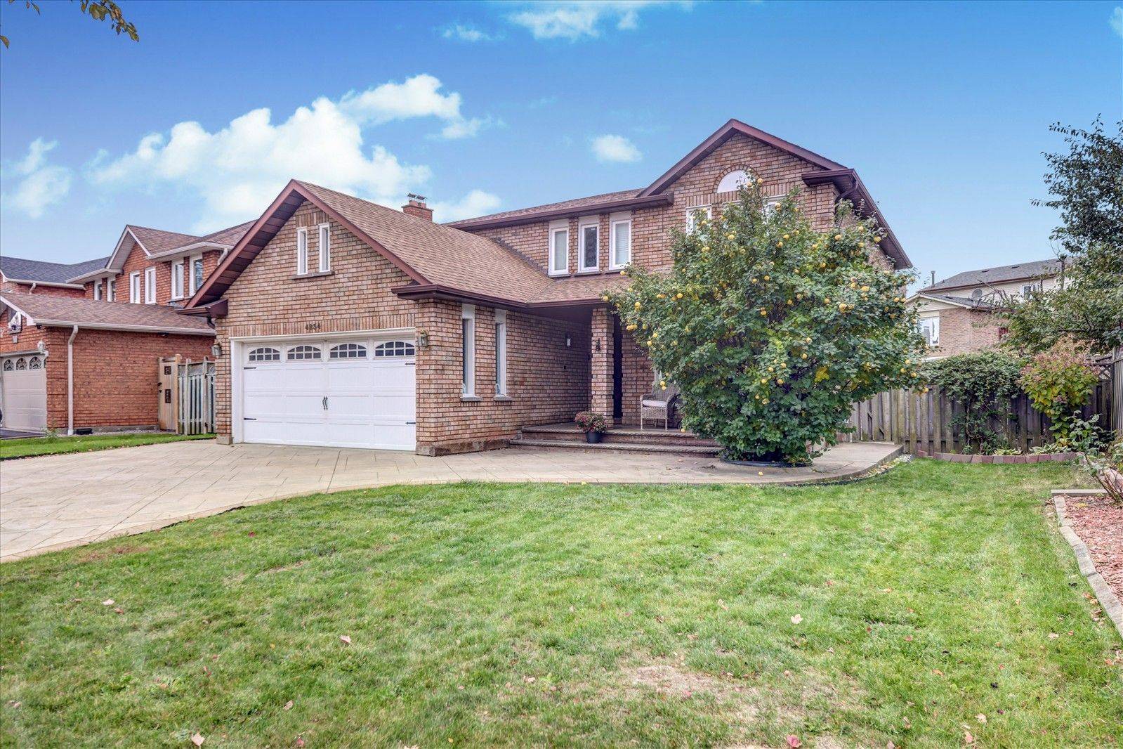 Mississauga, ON L5B 3N5,4234 Hazineh CT