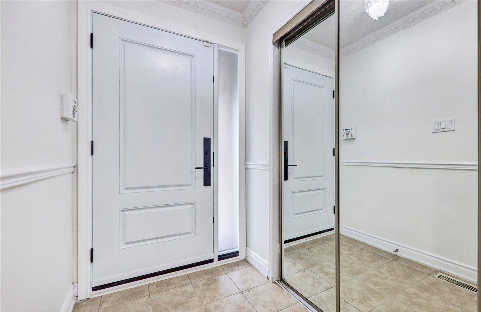 Mississauga, ON L5B 3N5,4234 Hazineh CT