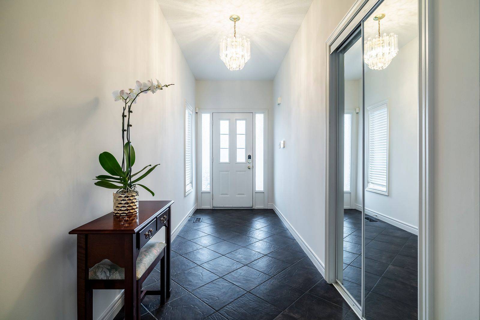 Burlington, ON L7L 7H9,2169 Orchard RD S #17