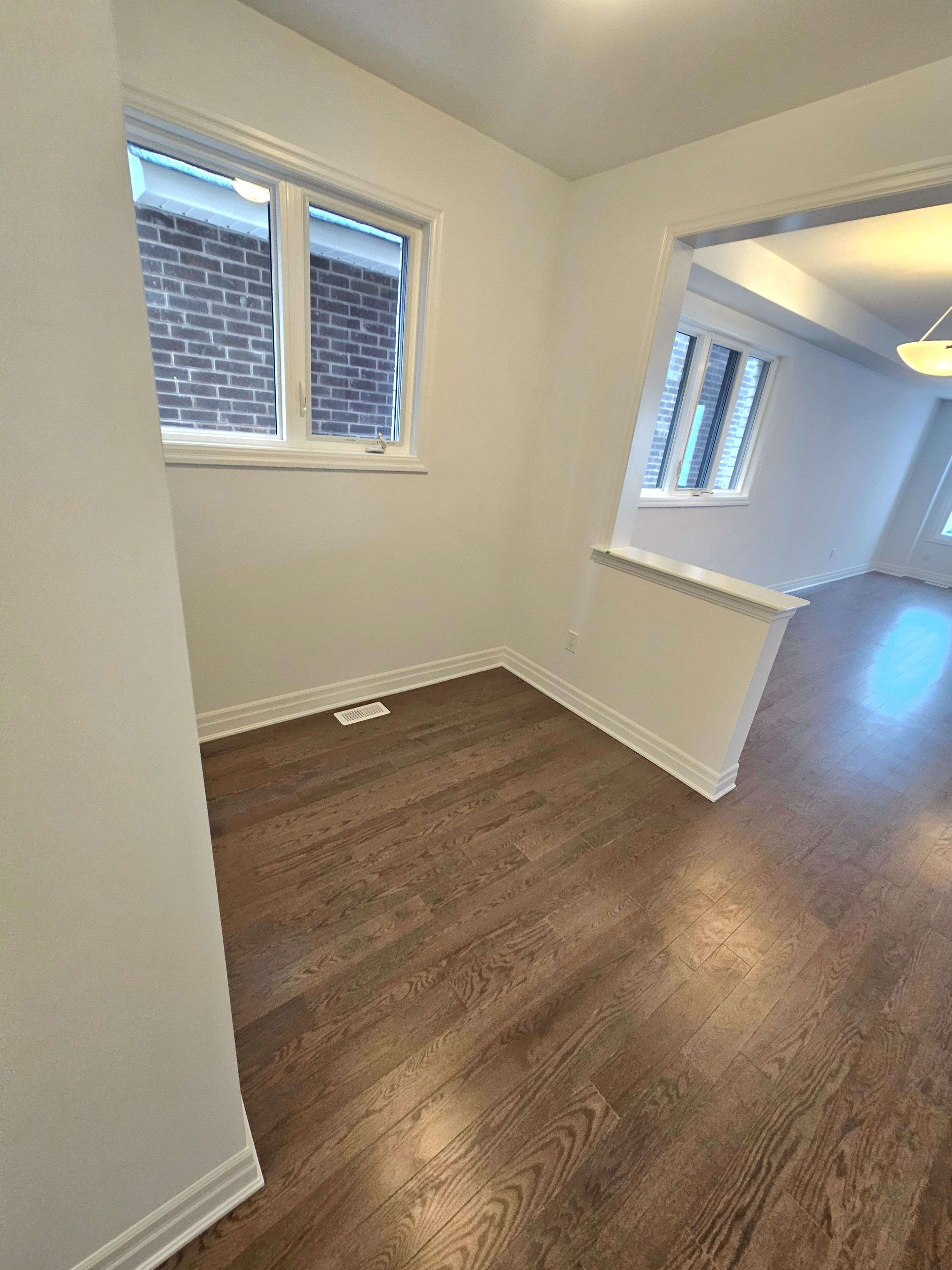 Milton, ON L9E 2B7,1307 Lily CRES