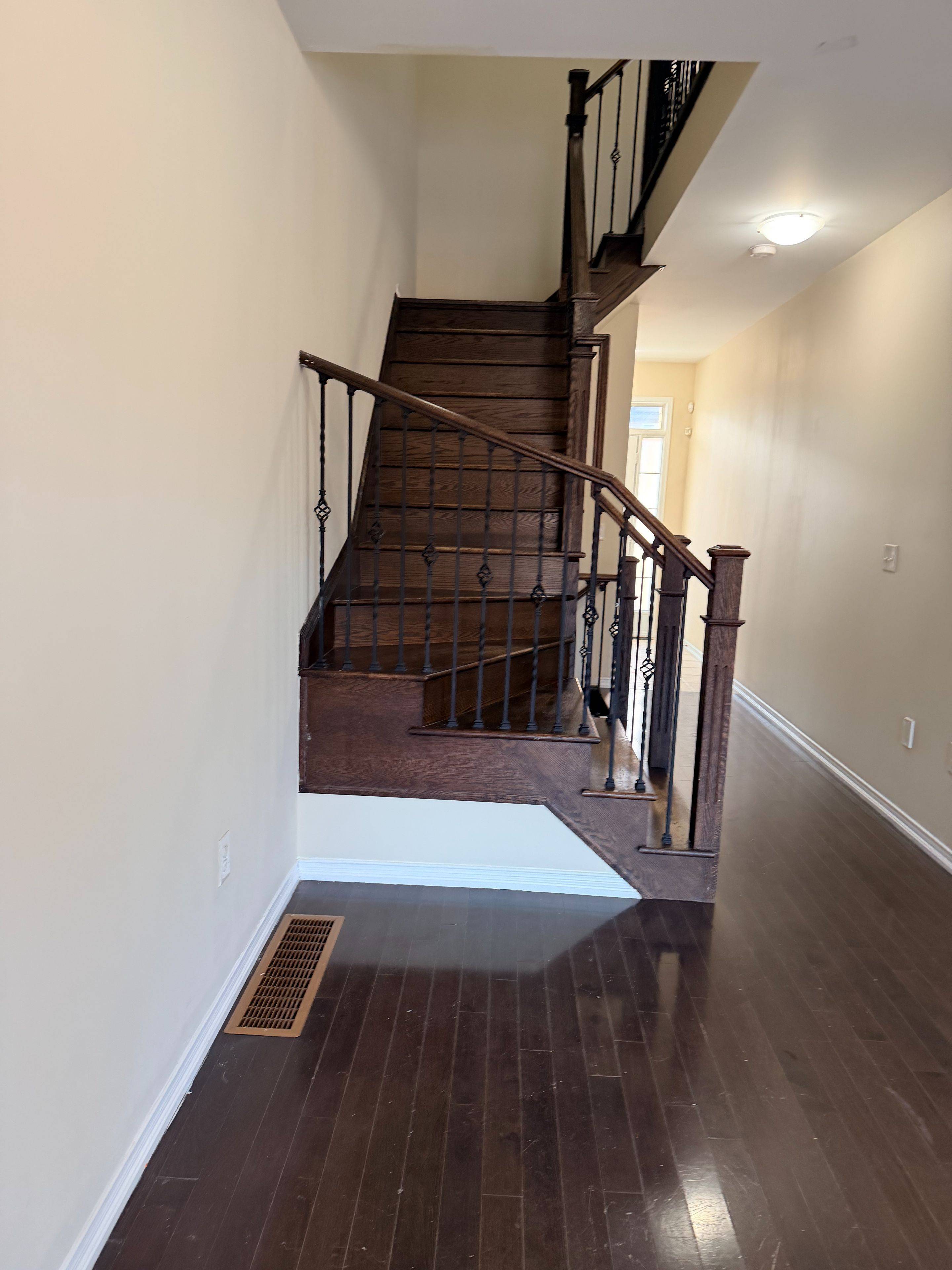 Milton, ON L9T 8B1,745 Farmstead DR #44