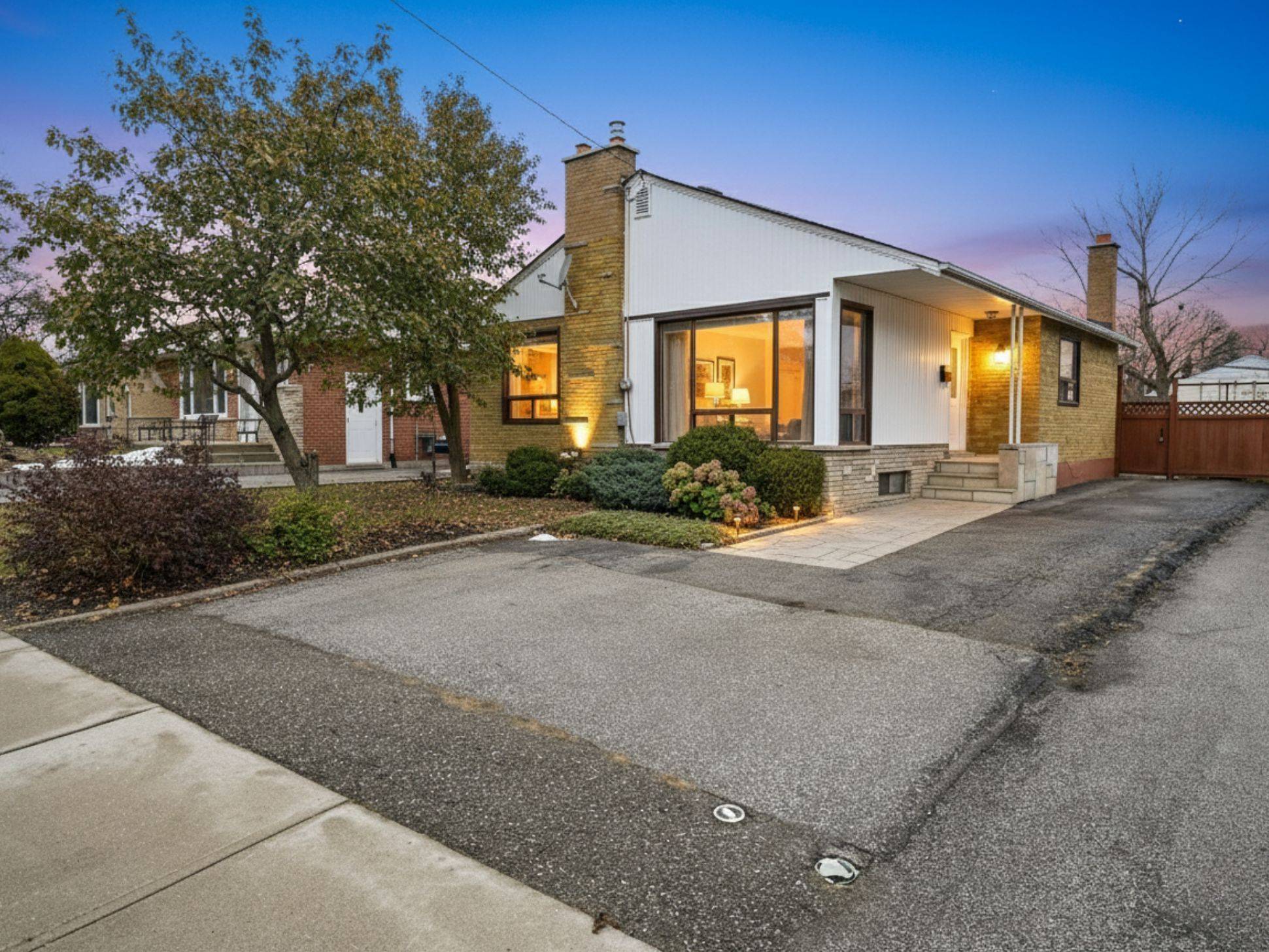 Toronto W10, ON M9W 2R2,30 Moncrieff DR