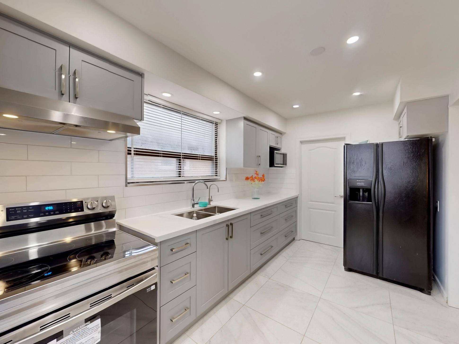 Toronto W10, ON M9W 2R2,30 Moncrieff DR