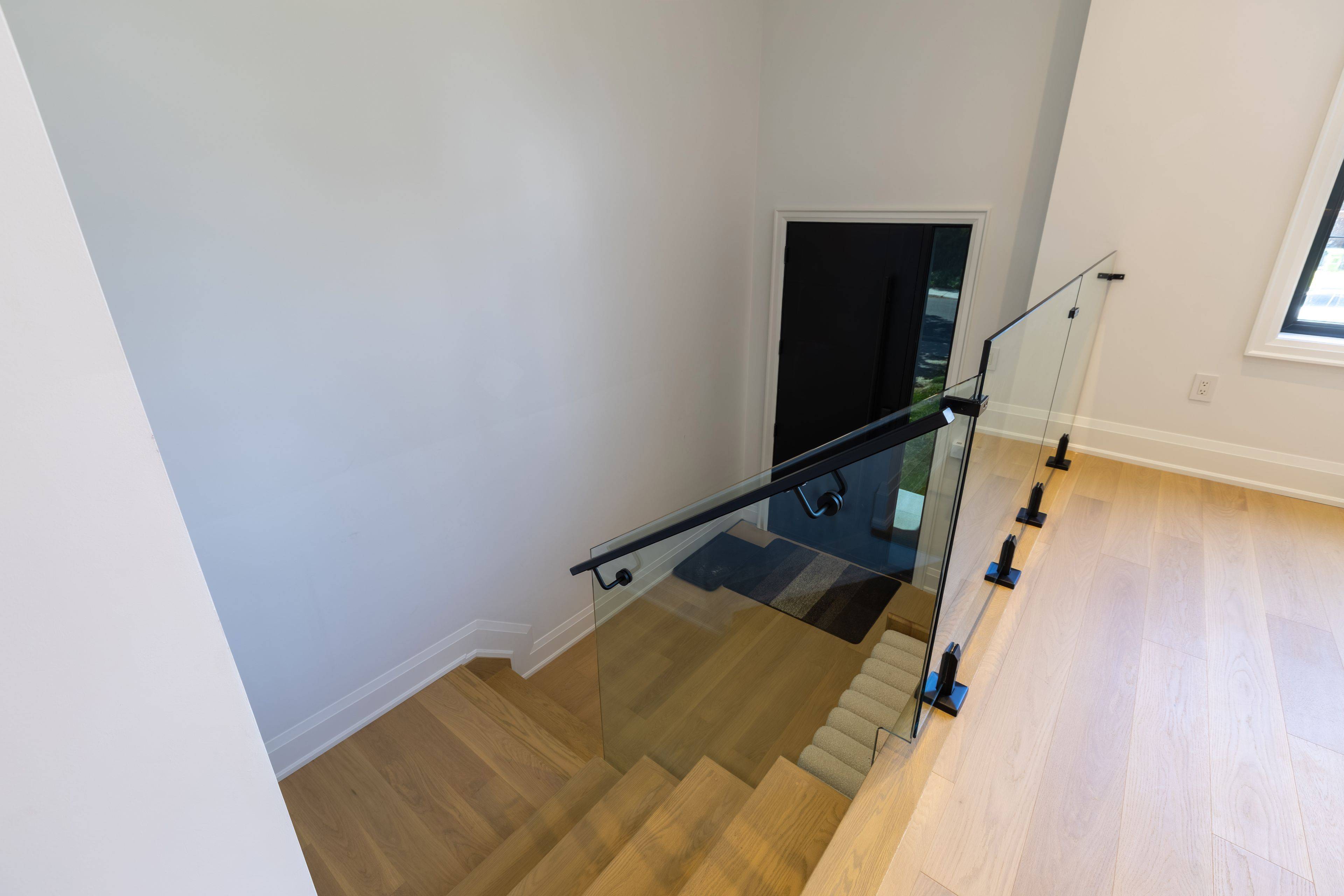 Toronto W06, ON M8V 1X6,21 Murrie ST