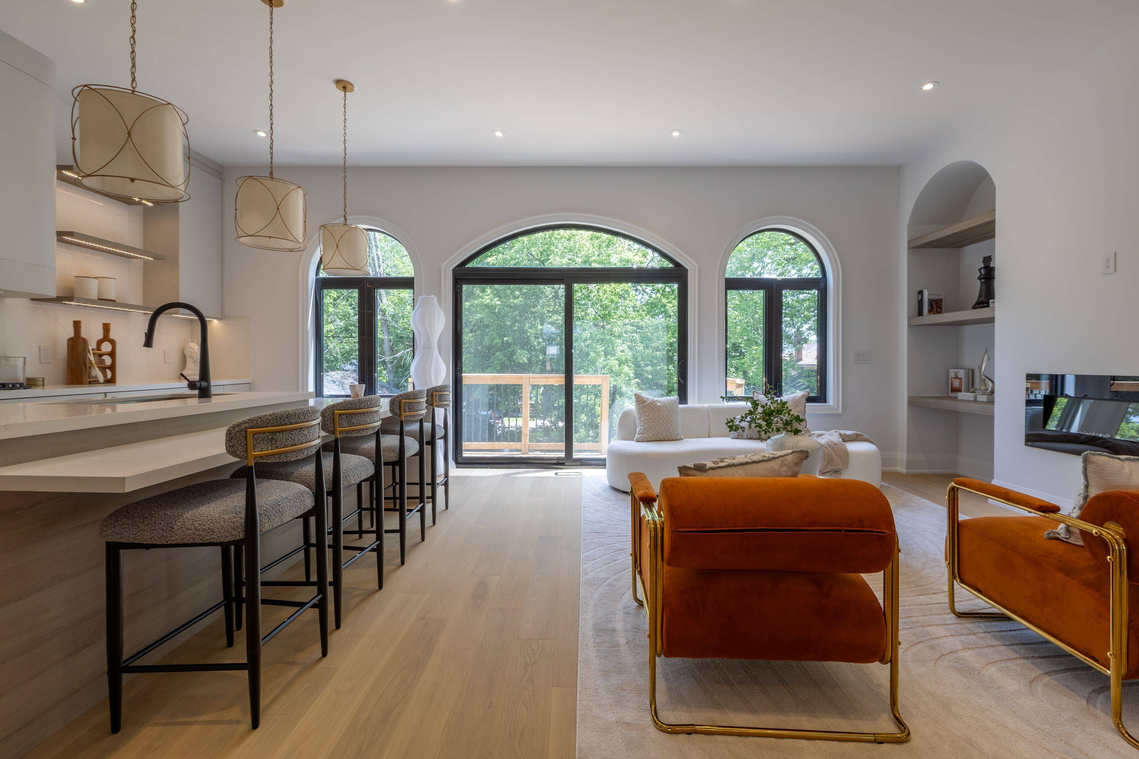 Toronto W06, ON M8V 1X6,21 Murrie ST