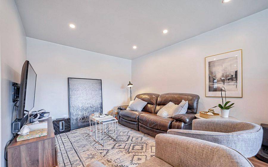 Mississauga, ON L5G 2A7,567 Atwater AVE