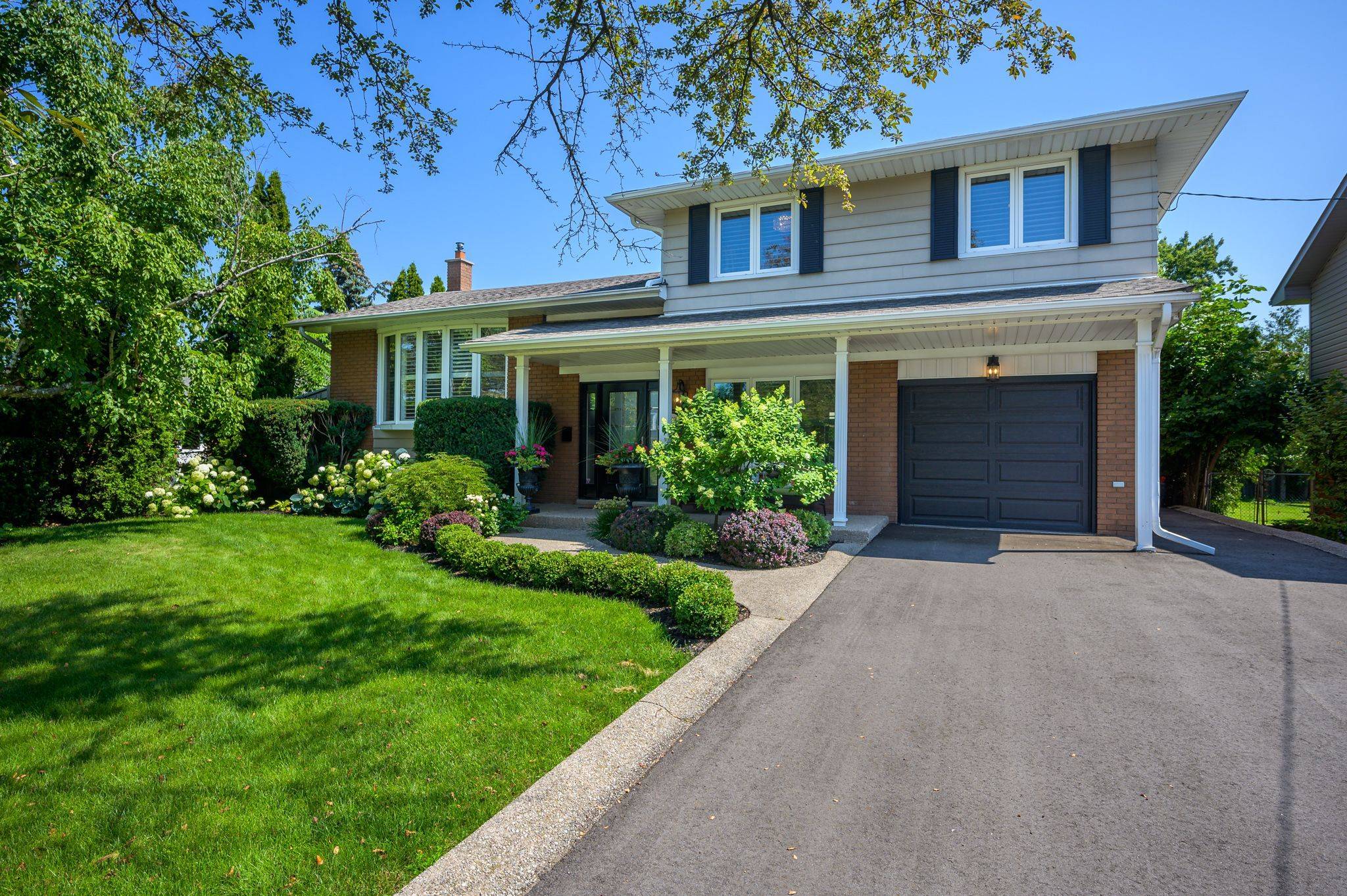 Oakville, ON L6L 3N9,459 Southland CRES