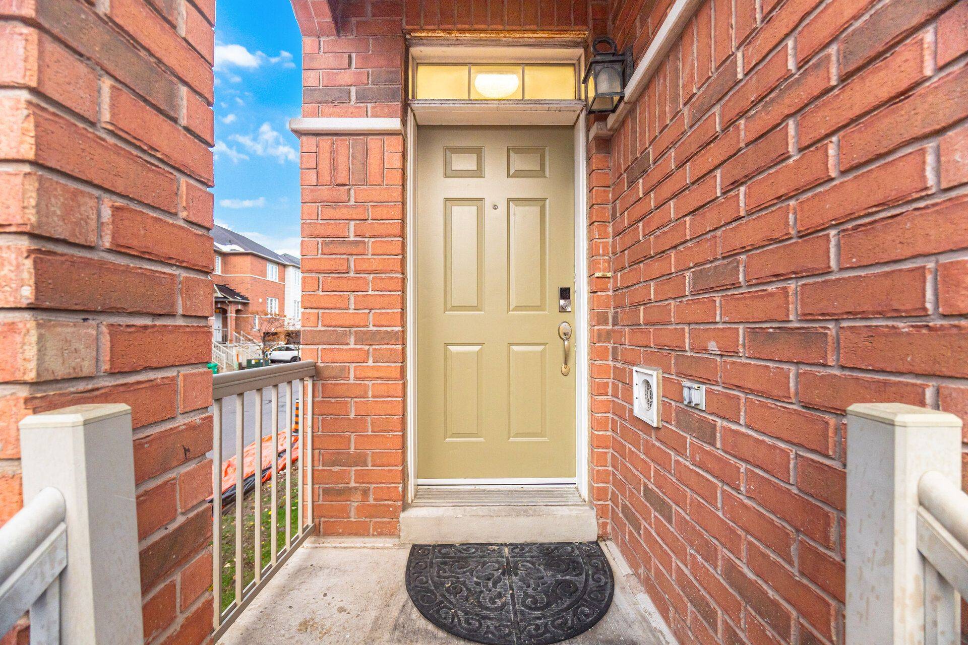 Mississauga, ON L5W 1Y9,7155 Magistrate TER #155