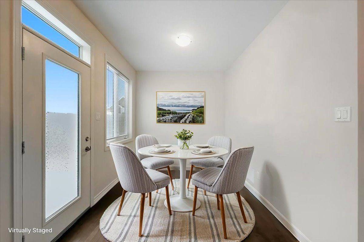 Orleans - Convent Glen And Area, ON K1W 0M5,504 Loury ROW