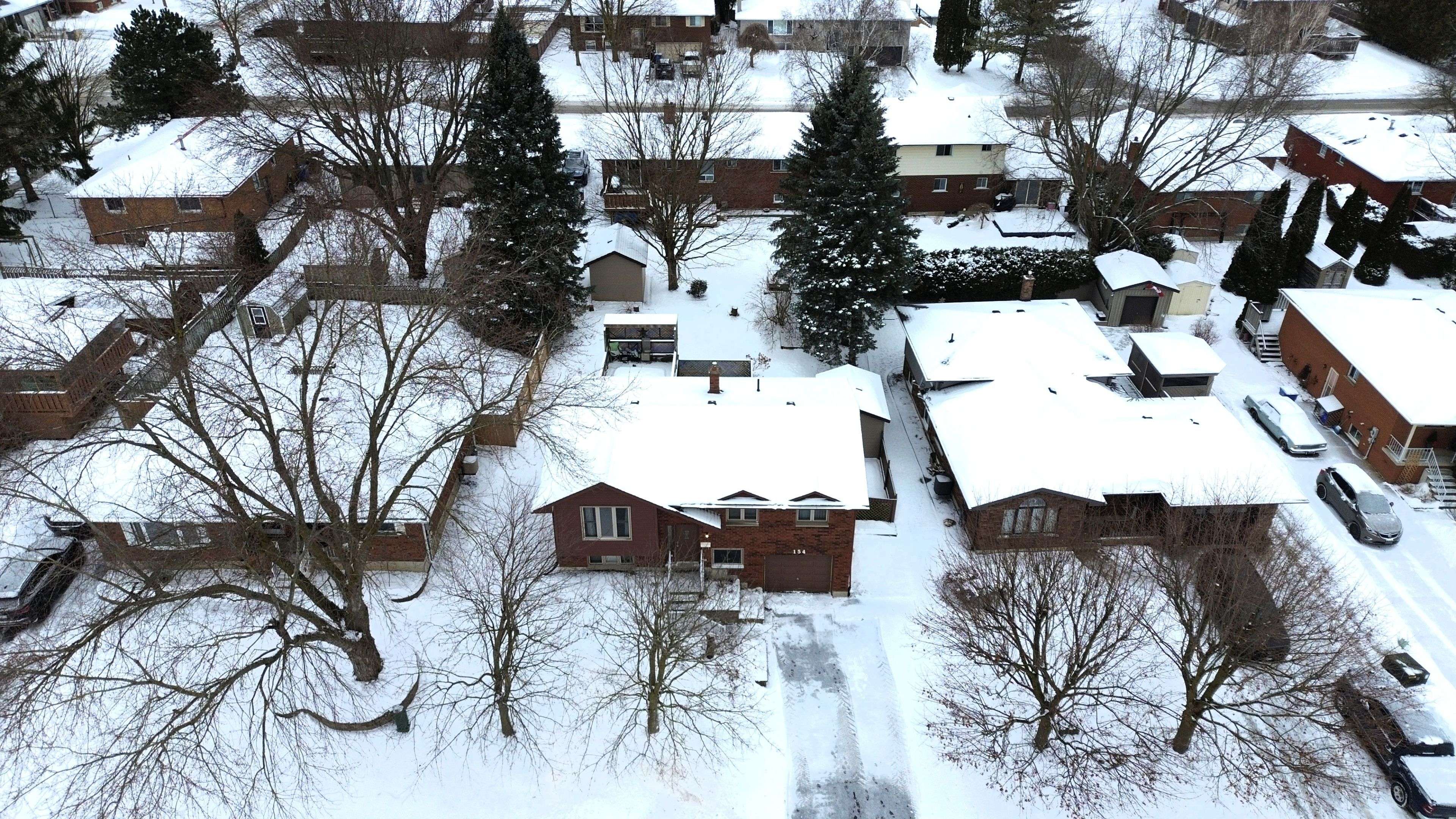 Hanover, ON N4N 3P8,154 15th Ave Close