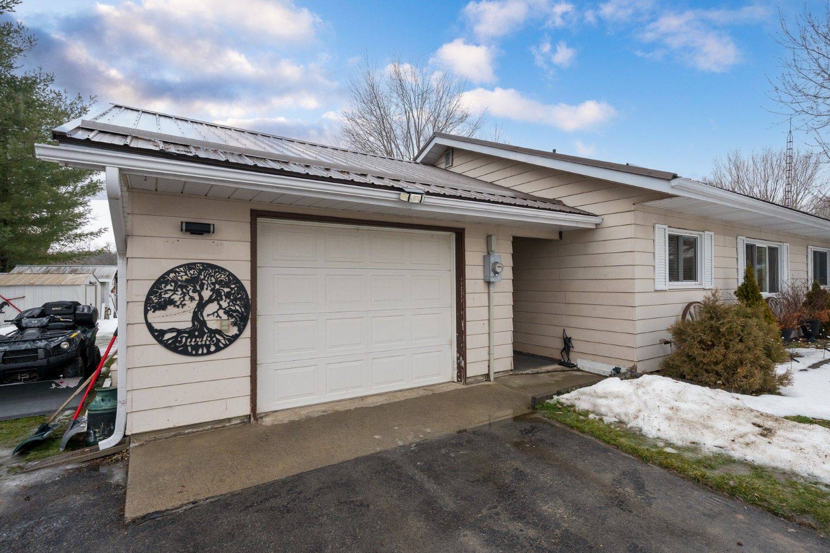 Tweed, ON K0K 3J0,151 Stoco RD