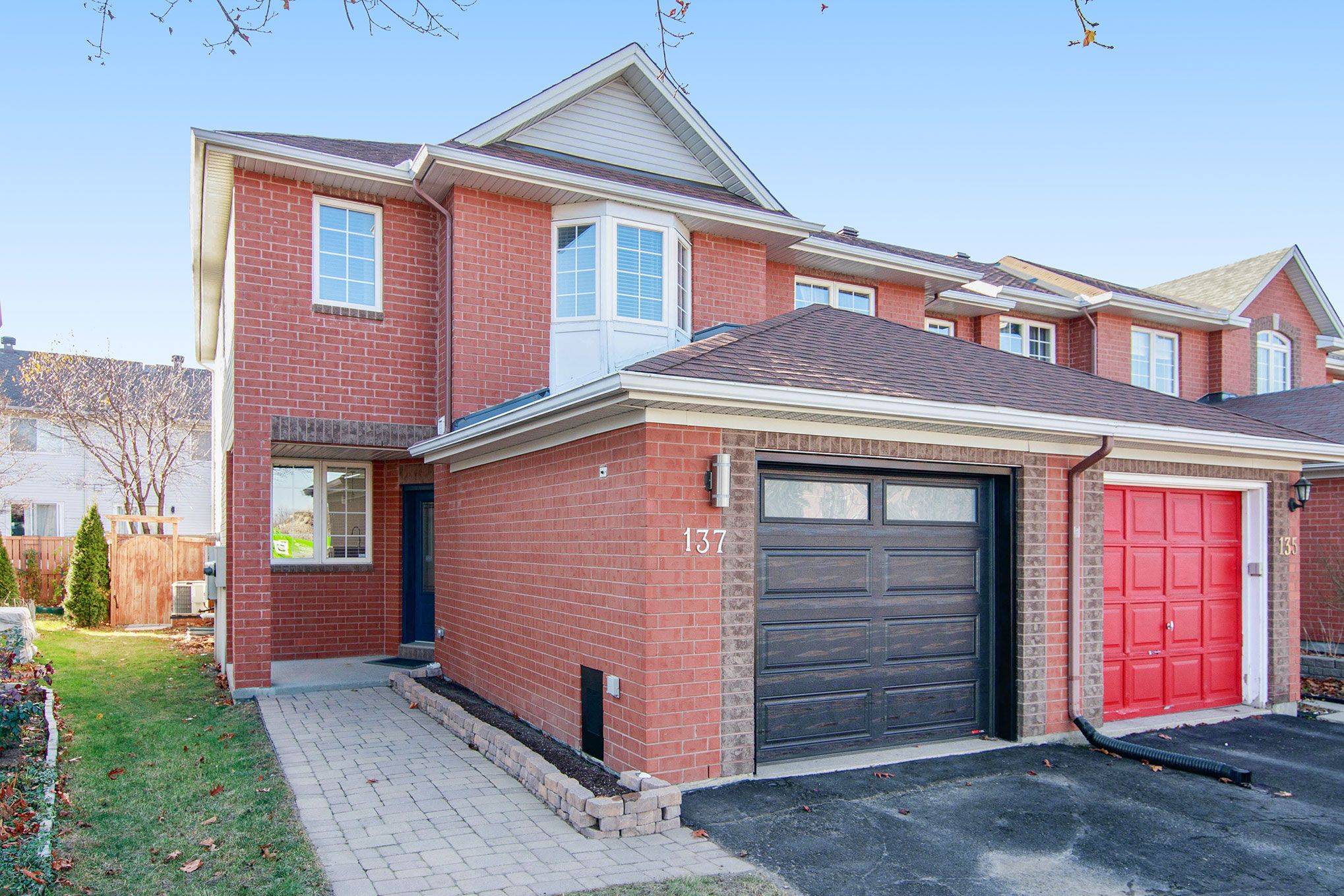 Carlington - Central Park, ON K2C 4C1,137 Central Park DR