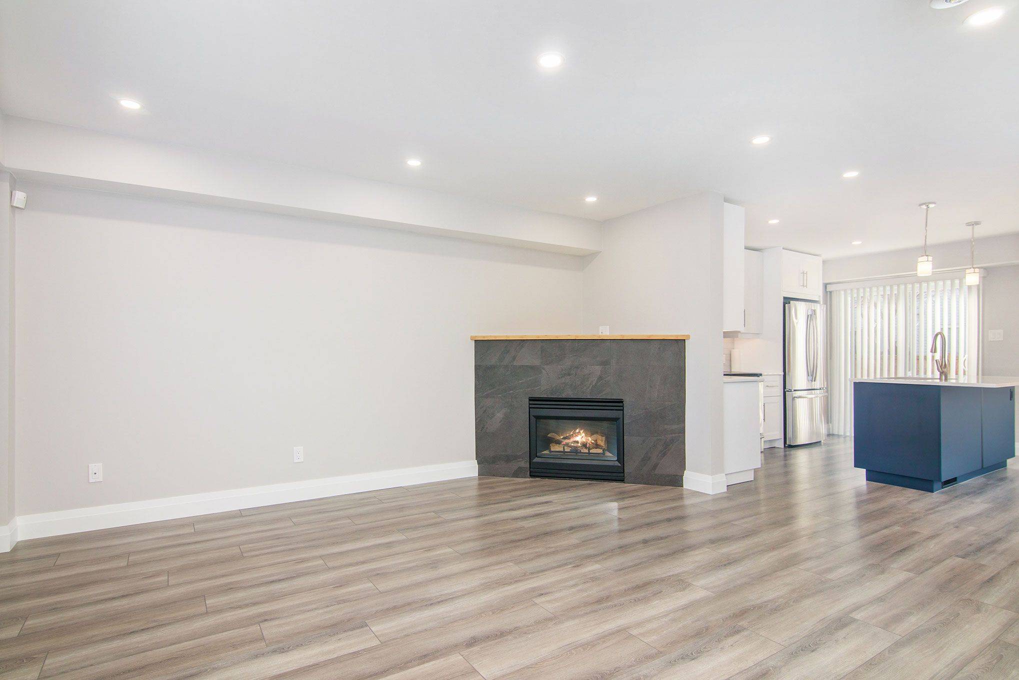 Carlington - Central Park, ON K2C 4C1,137 Central Park DR