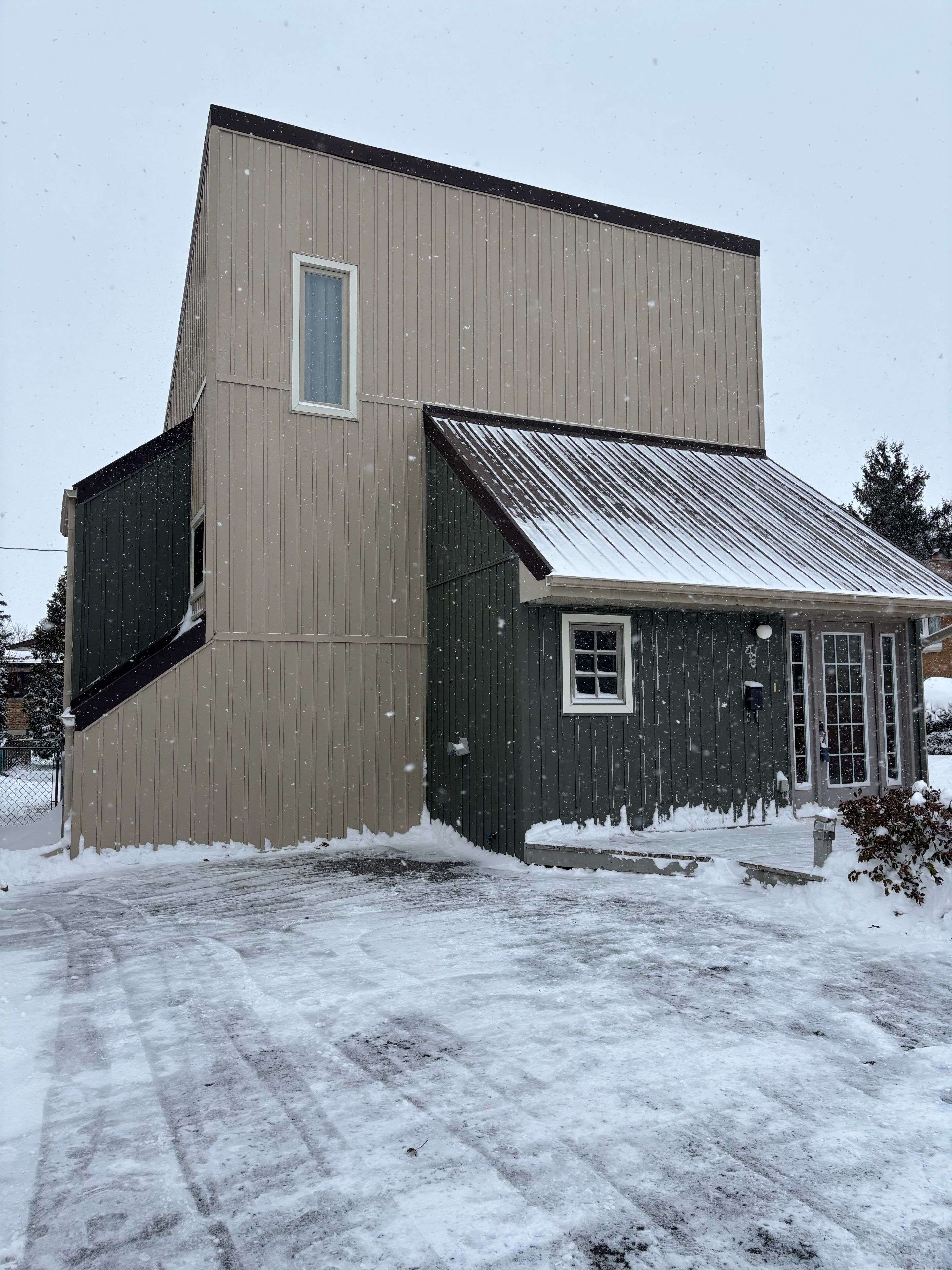 St. Thomas, ON N5R 5R7,48 Luton CRES