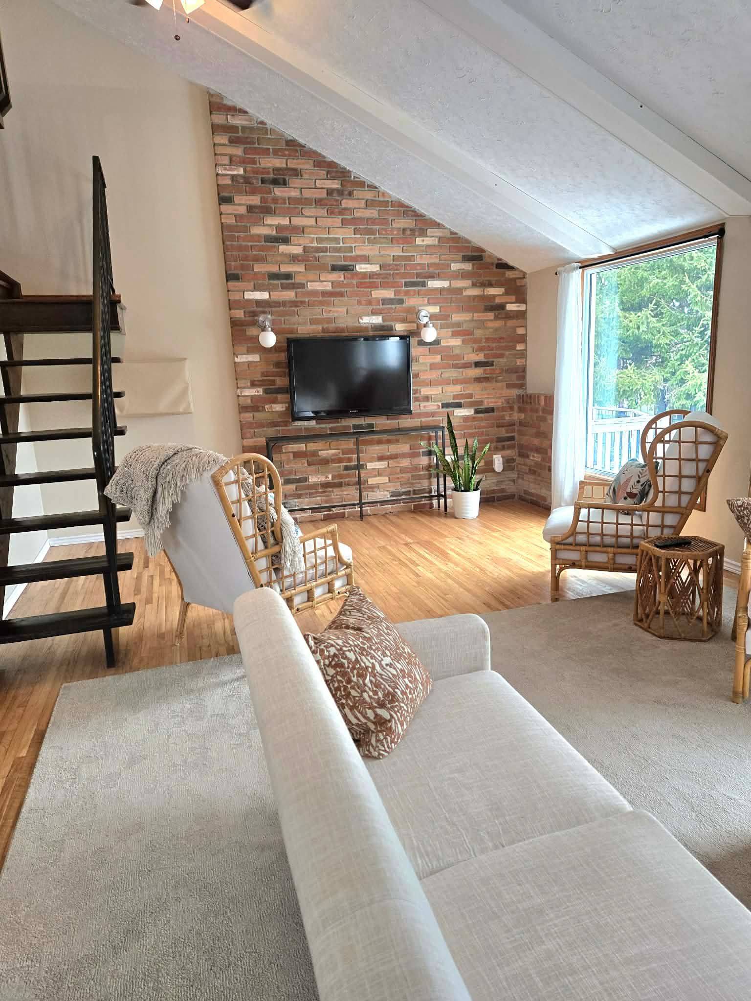 St. Thomas, ON N5R 5R7,48 Luton CRES