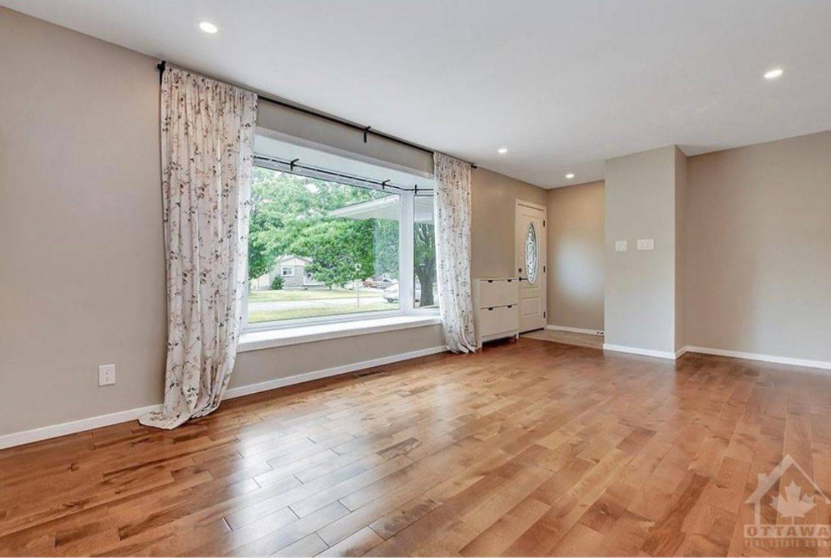 Meadowlands - Crestview And Area, ON K2G 2L6,25 Epworth AVE