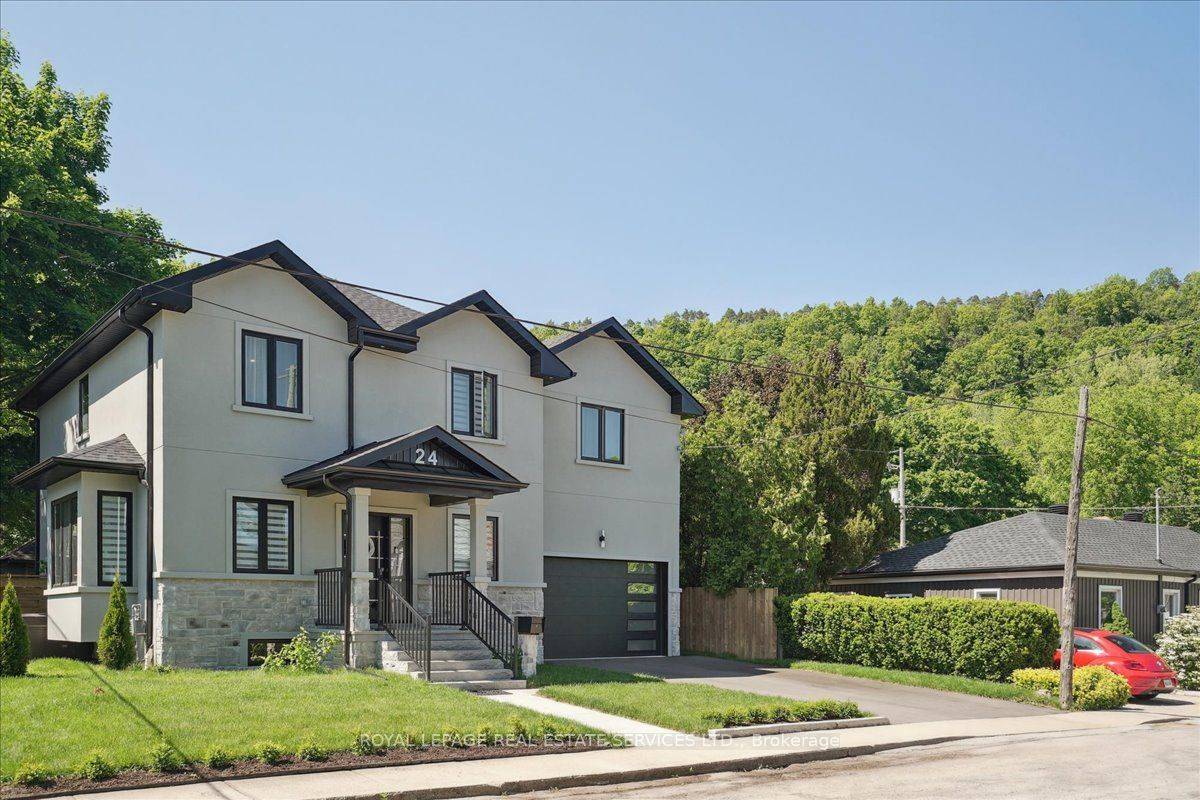 Hamilton, ON L9H 2Z9,24 Peel ST N