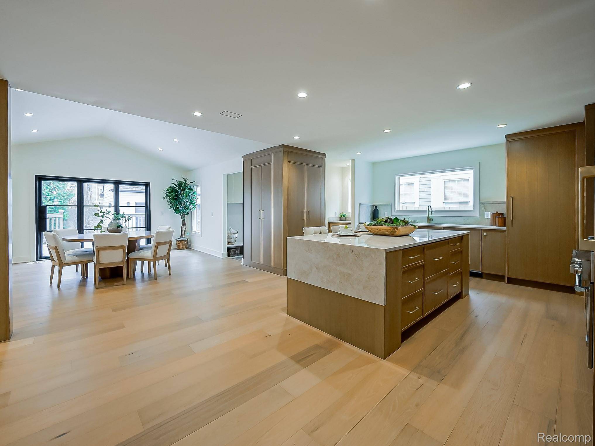 Birmingham, MI 48009,1323 Washington BLVD