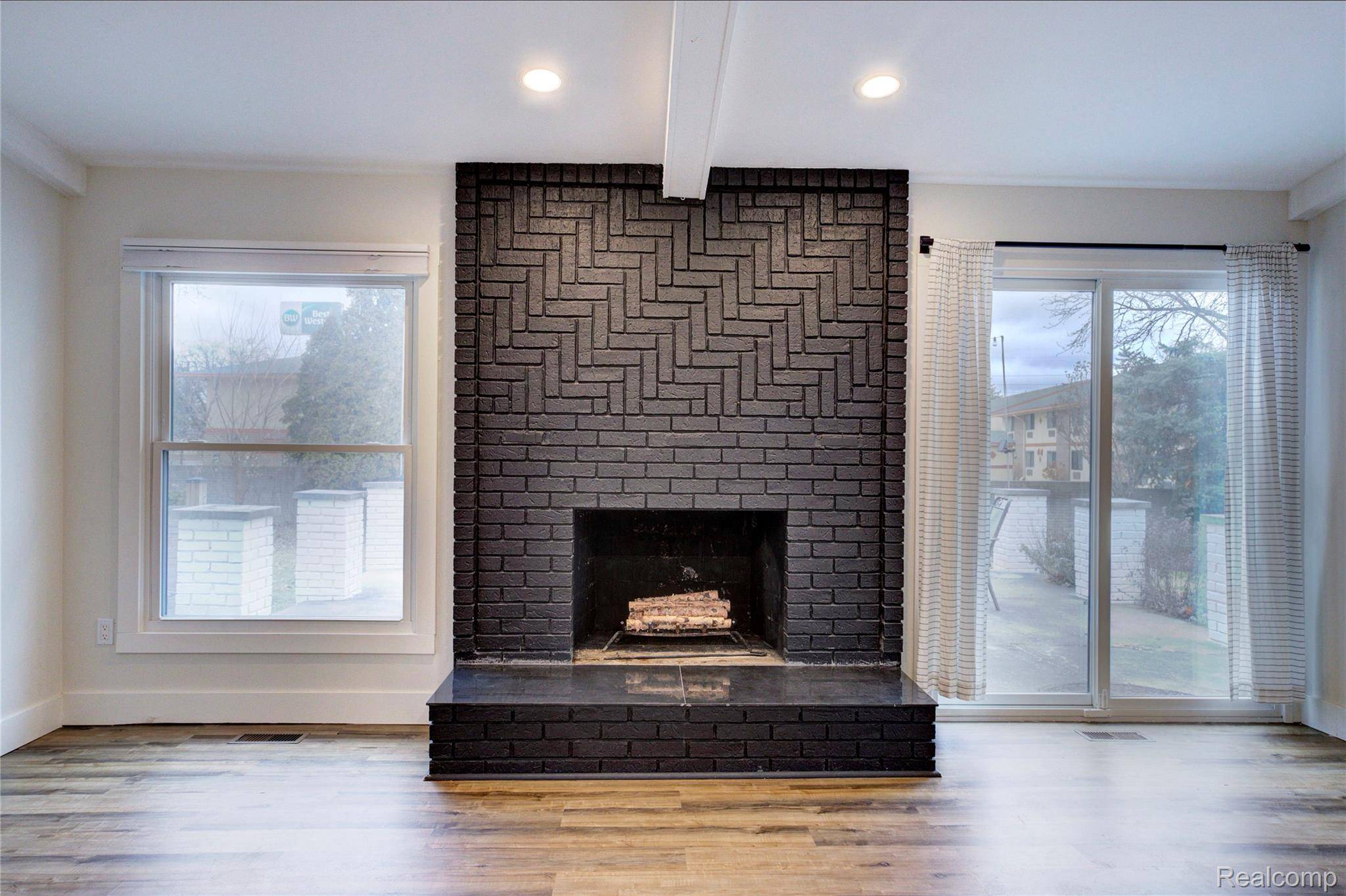 Livonia, MI 48154,38016 Bloomfield DR