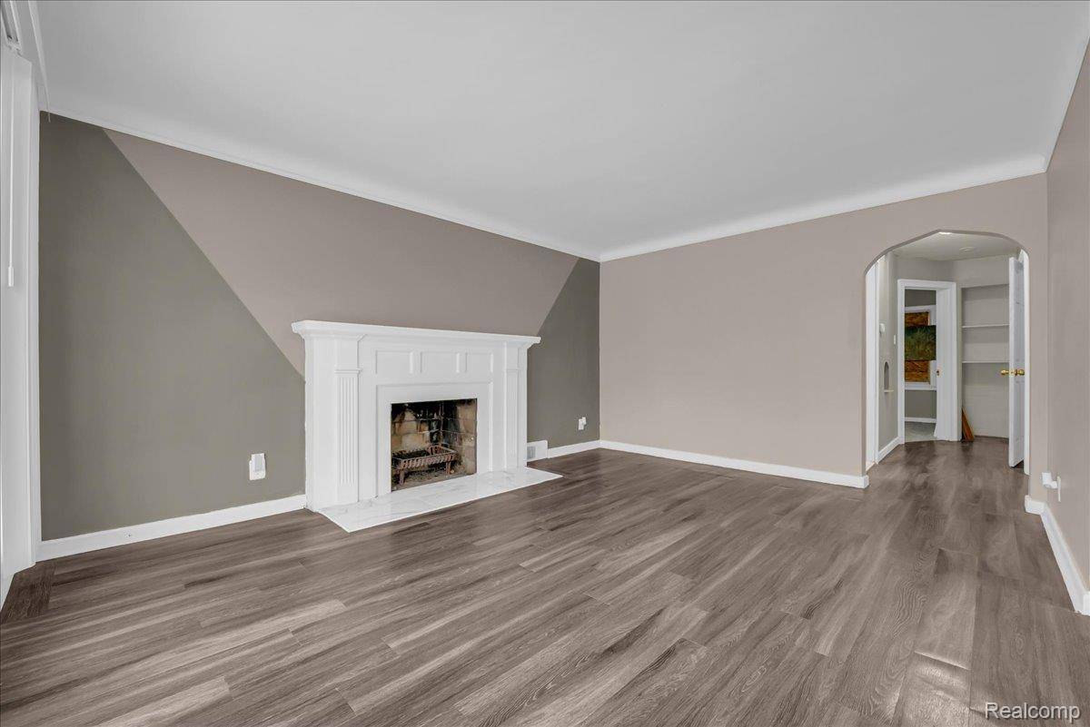 Detroit, MI 48228,8882 Warwick ST